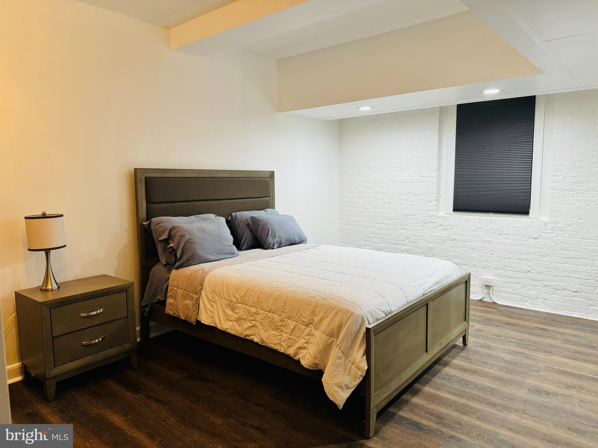 CHARLES VILLAGE - Residential Lease