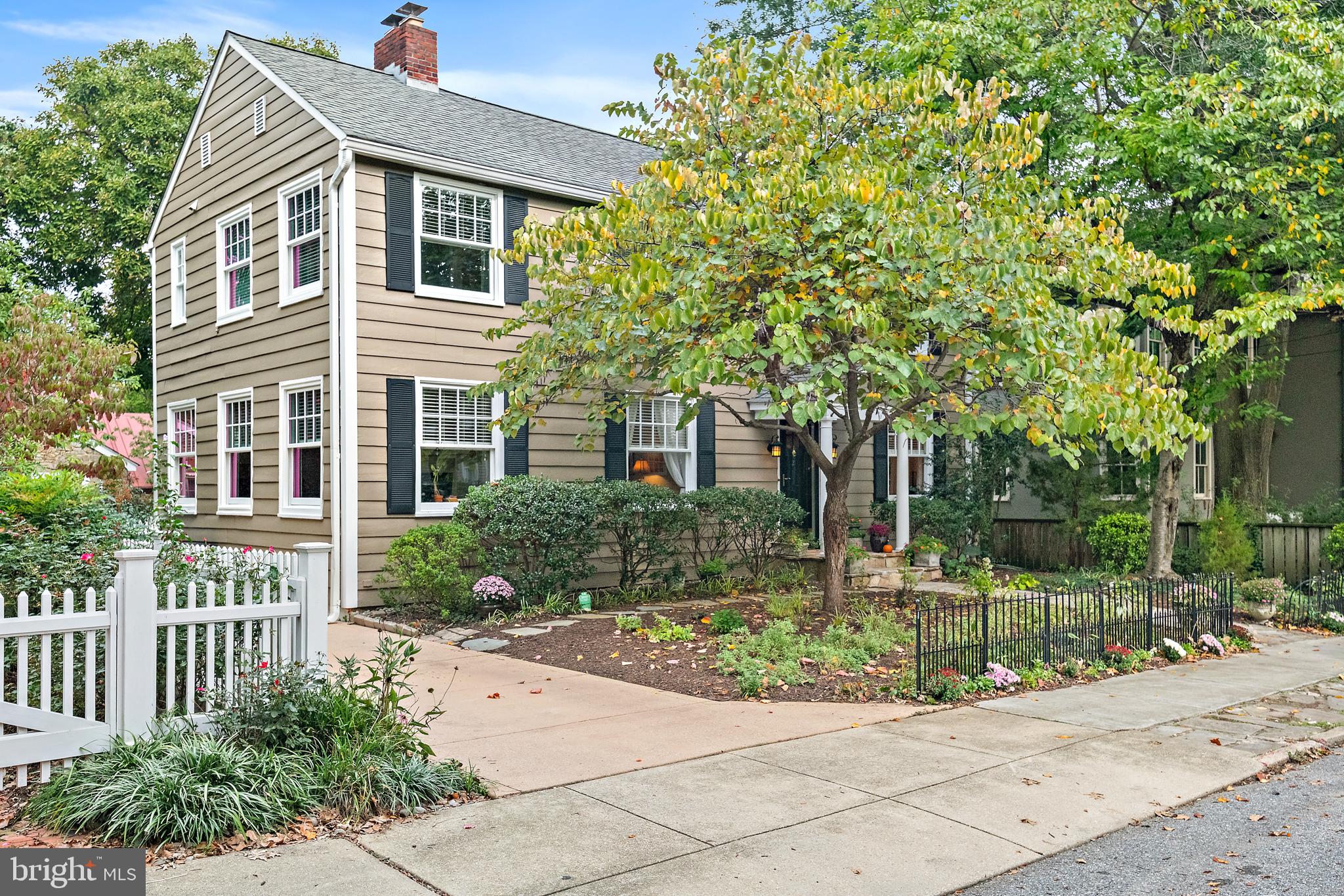 2 MURRAY AVENUE