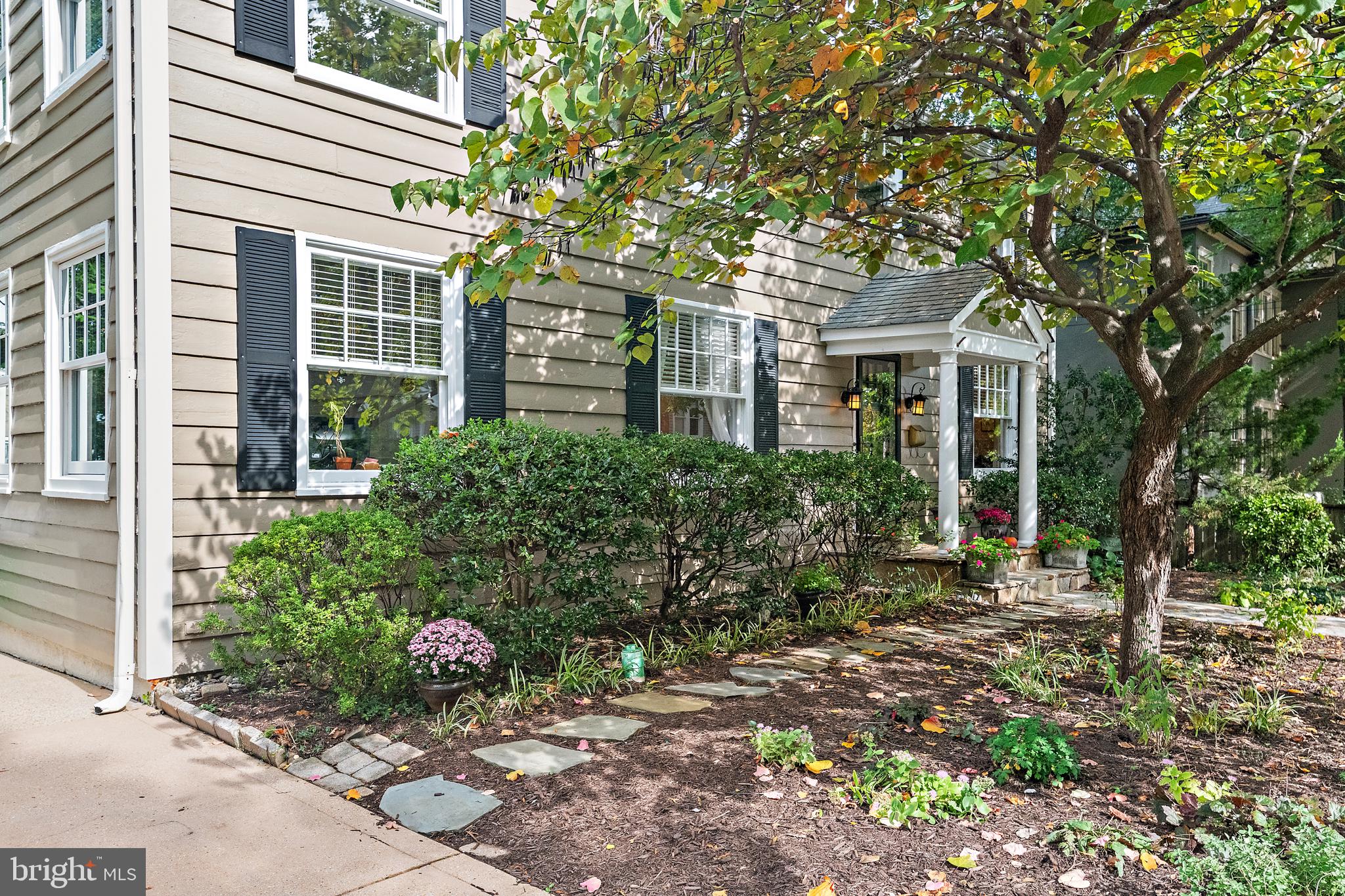 2 MURRAY AVENUE