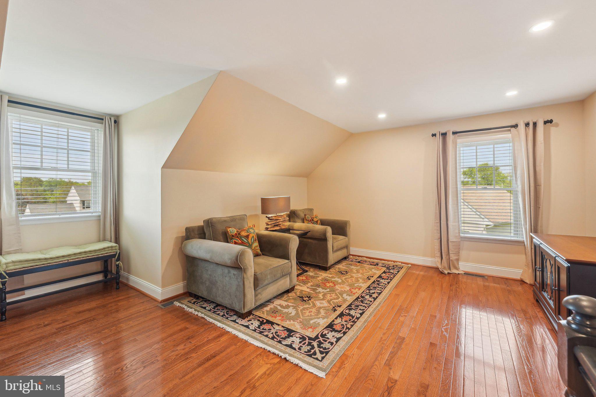 GREEN LANE - Residential