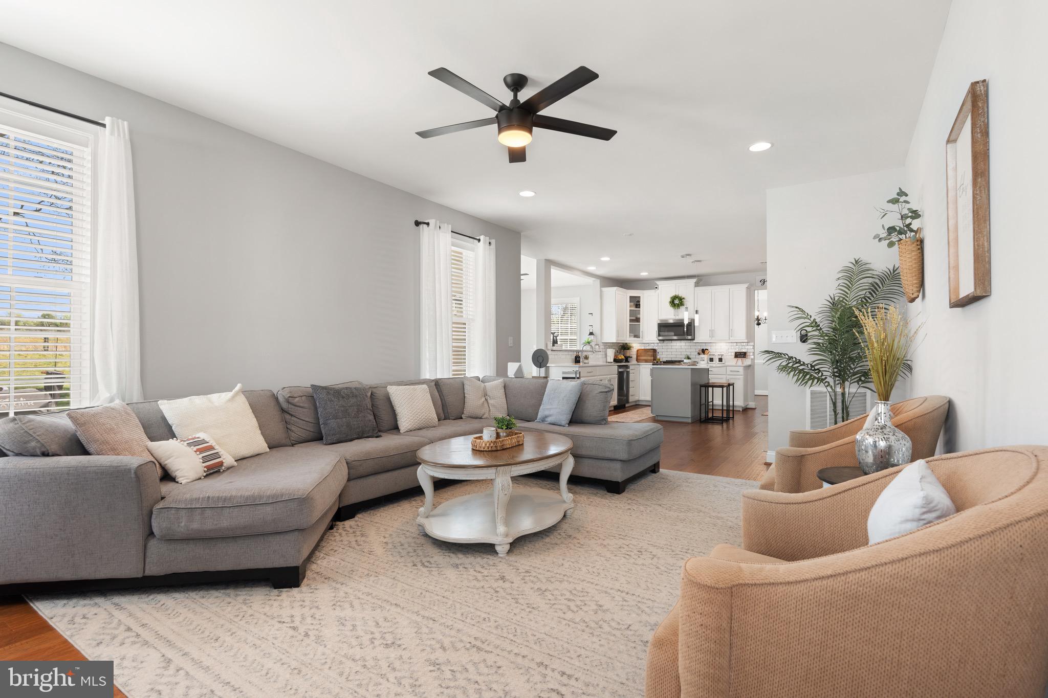 THE VILLAGE OF WASHINGTON TRAIL - Residential