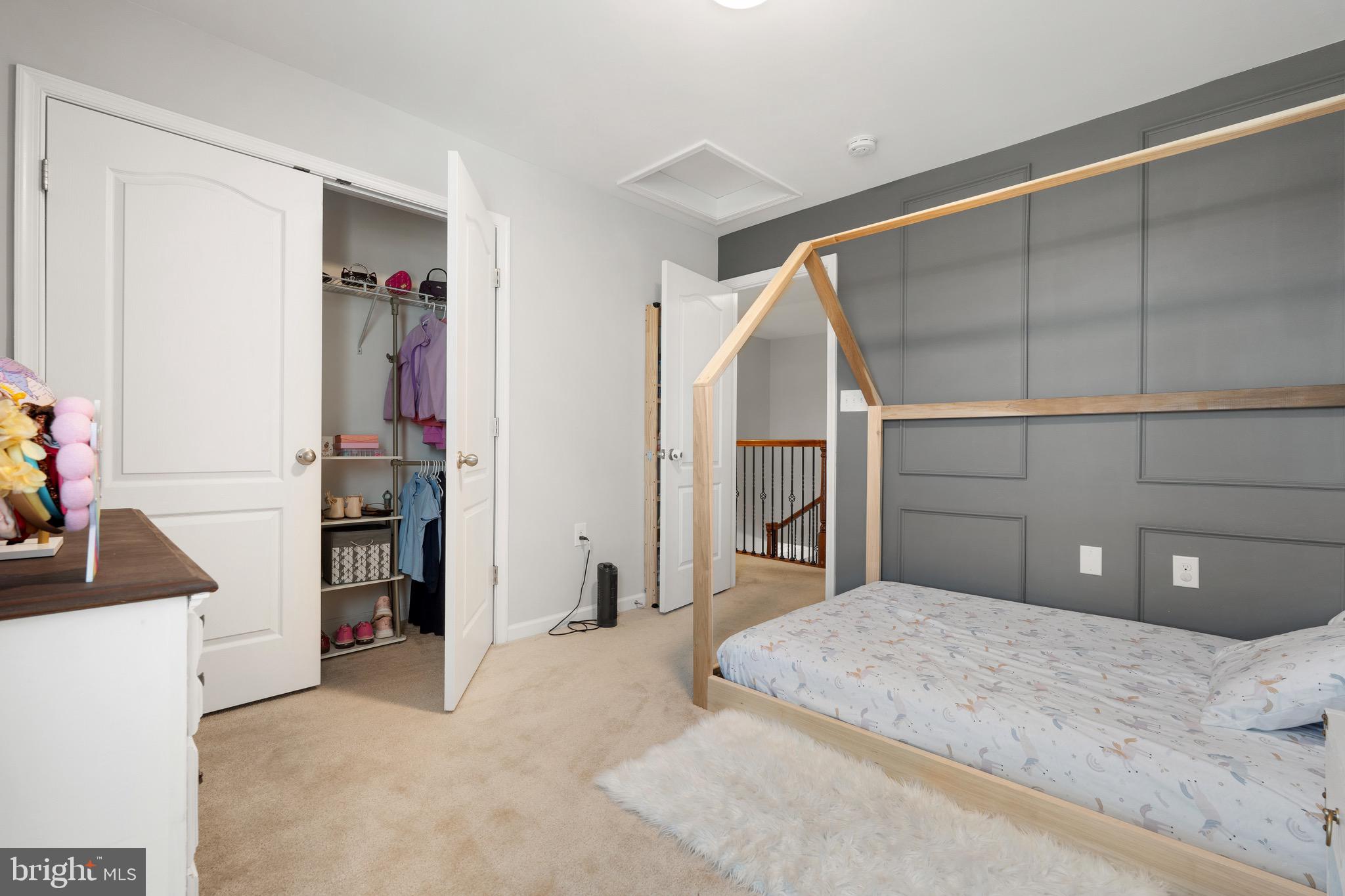 THE VILLAGE OF WASHINGTON TRAIL - Residential