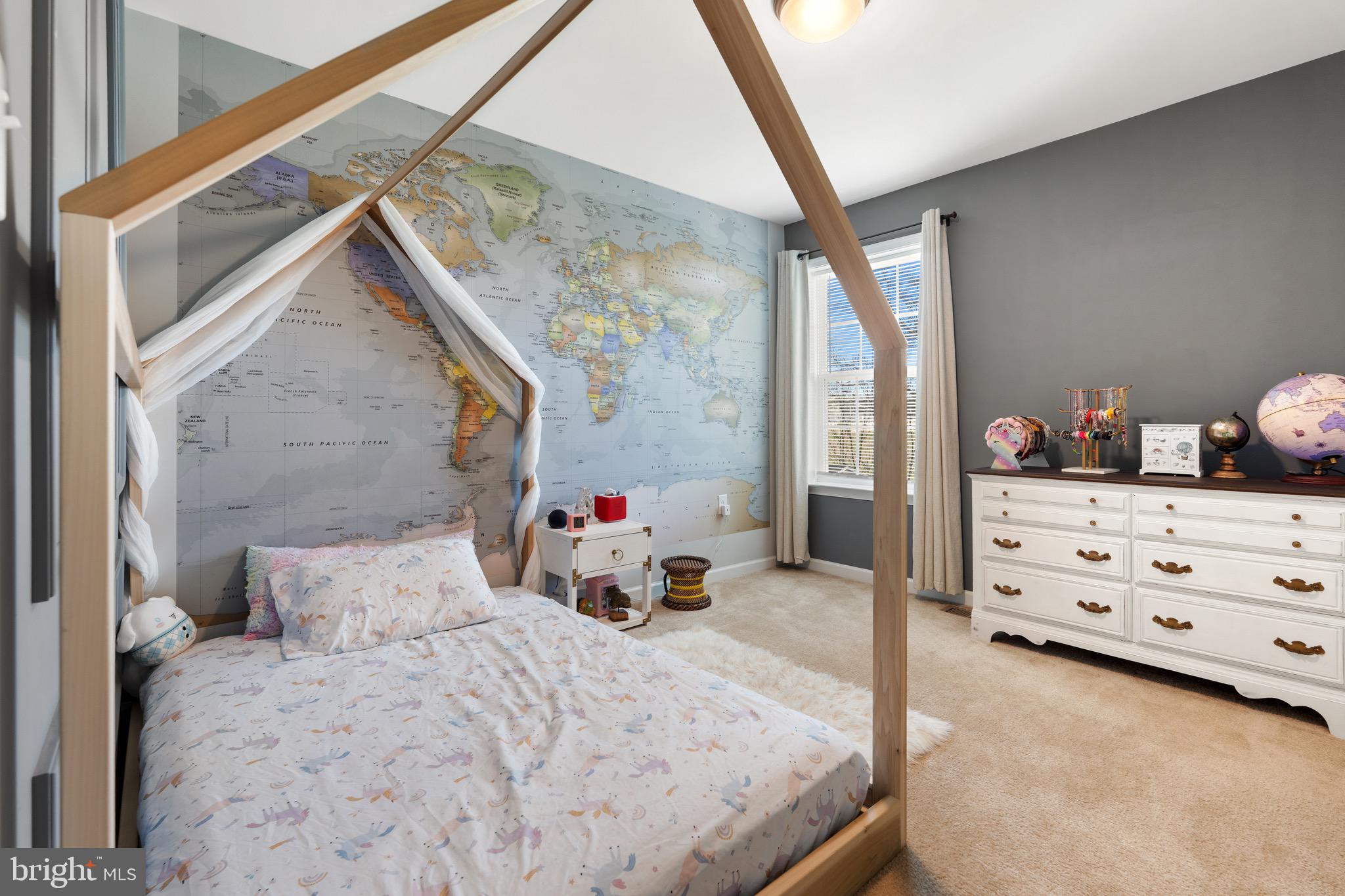 THE VILLAGE OF WASHINGTON TRAIL - Residential