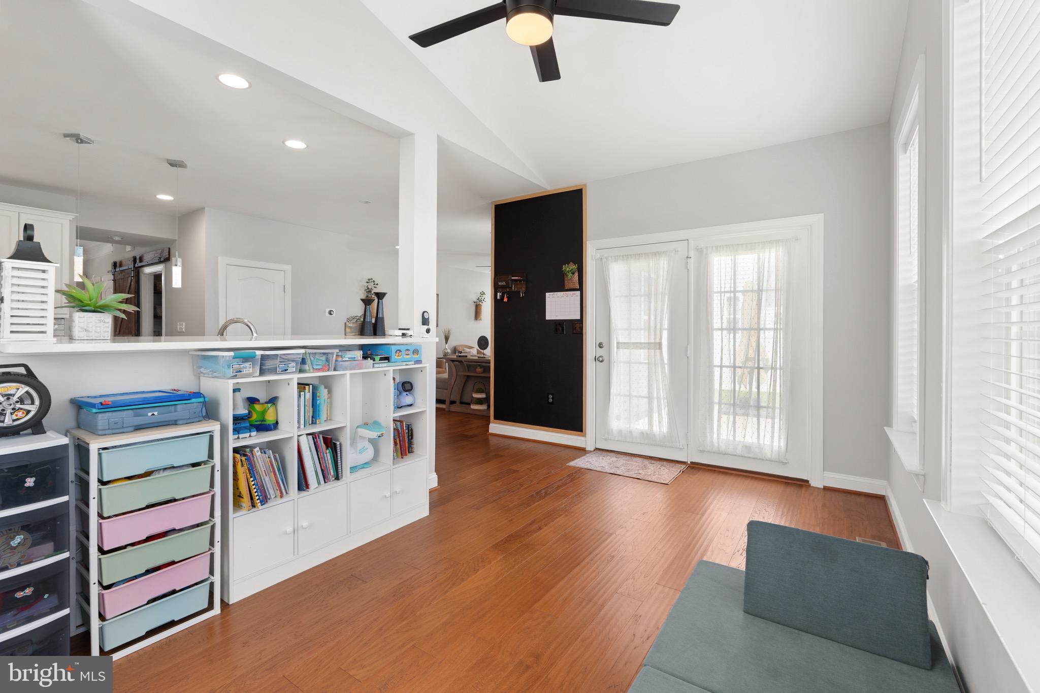 THE VILLAGE OF WASHINGTON TRAIL - Residential