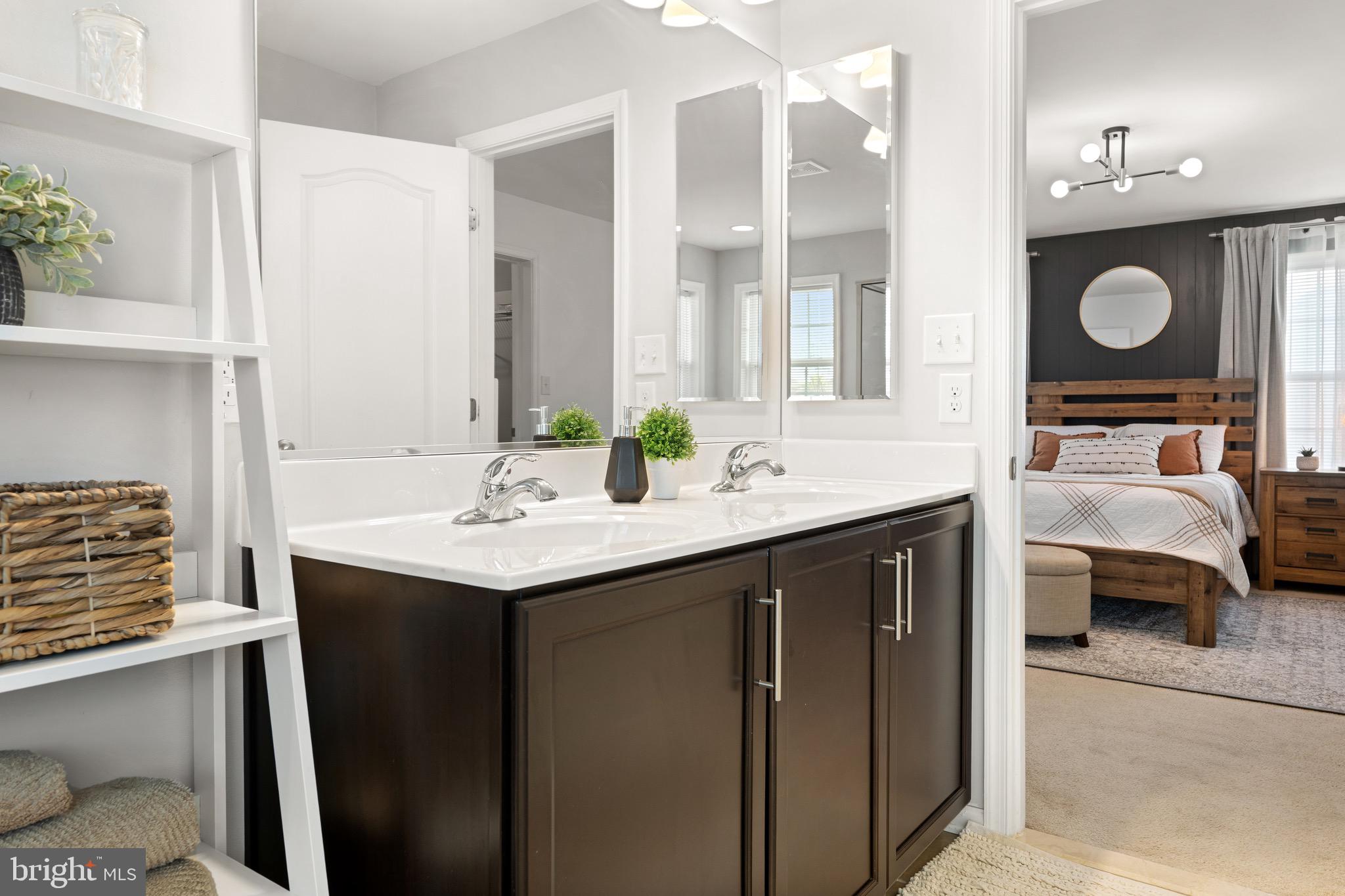 THE VILLAGE OF WASHINGTON TRAIL - Residential