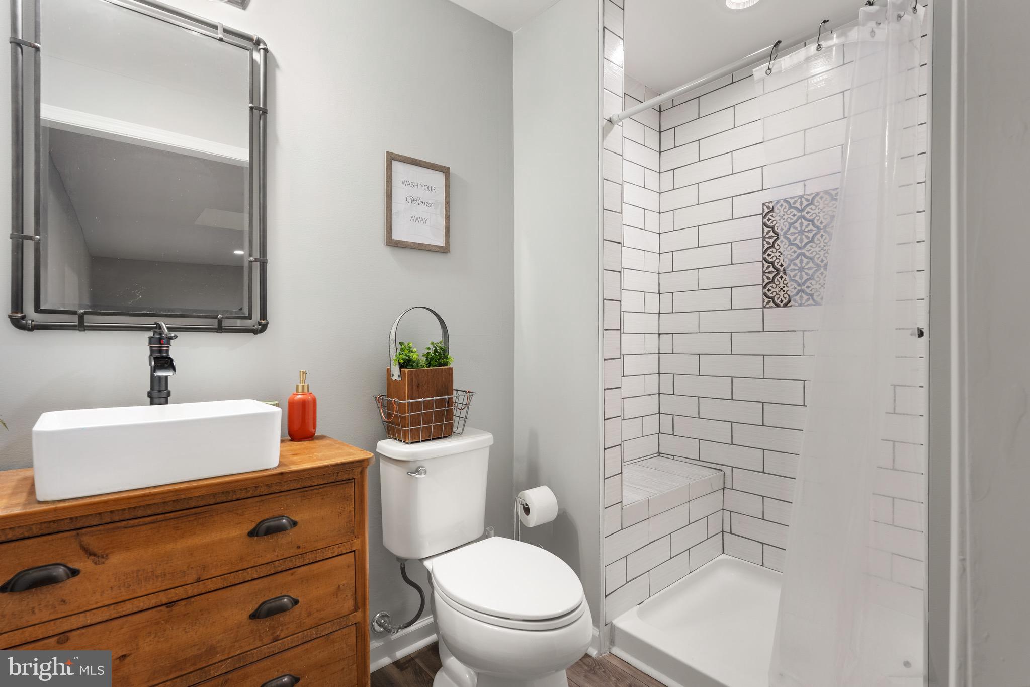 THE VILLAGE OF WASHINGTON TRAIL - Residential