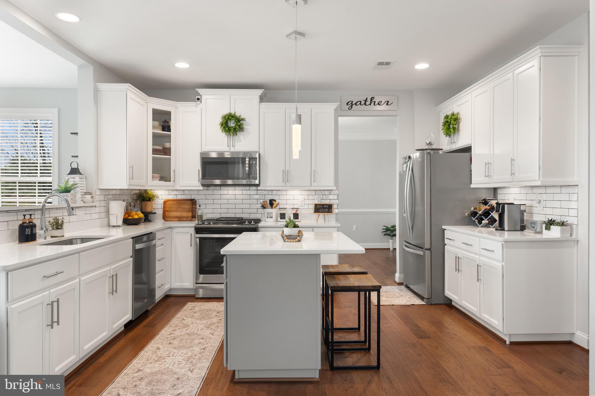 THE VILLAGE OF WASHINGTON TRAIL - Residential