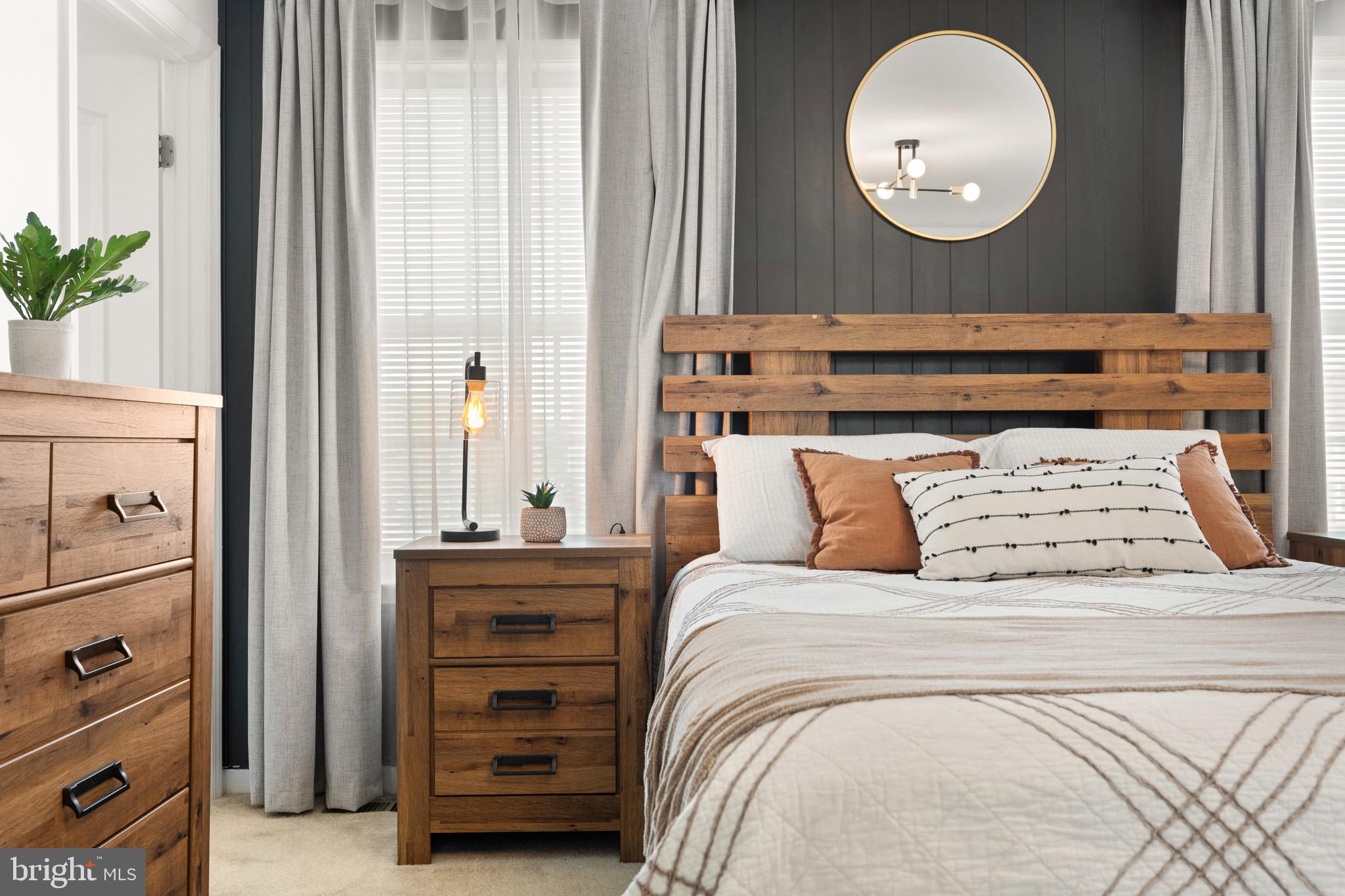 THE VILLAGE OF WASHINGTON TRAIL - Residential