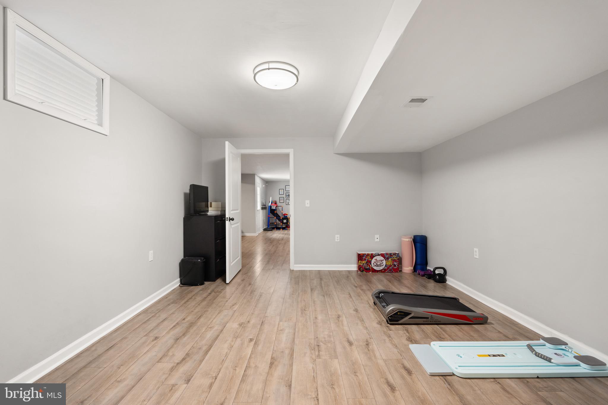 THE VILLAGE OF WASHINGTON TRAIL - Residential