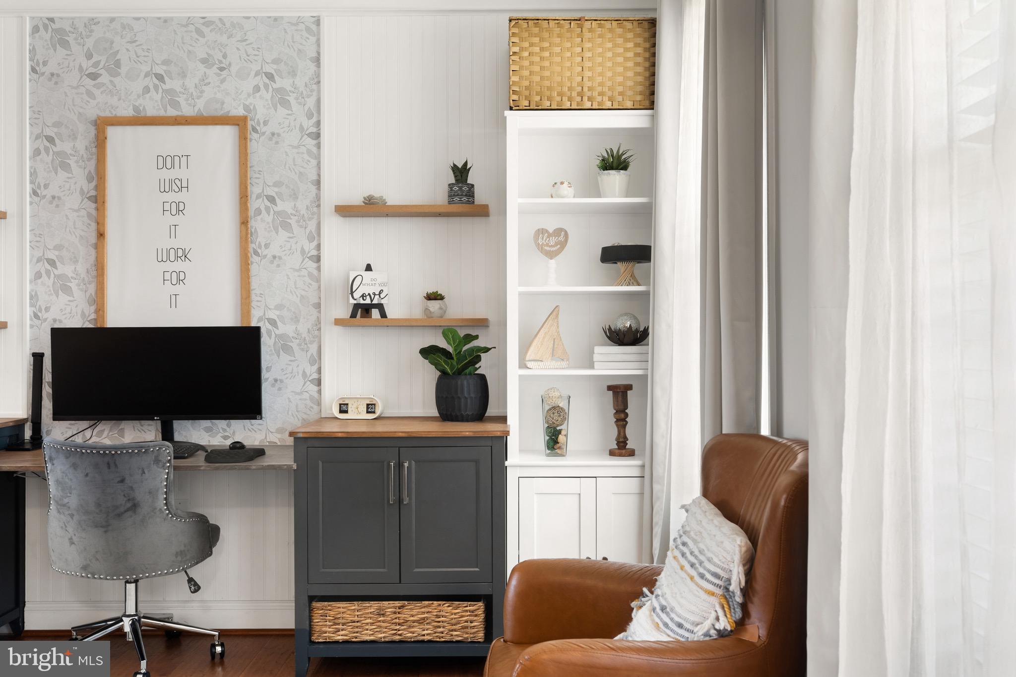 THE VILLAGE OF WASHINGTON TRAIL - Residential