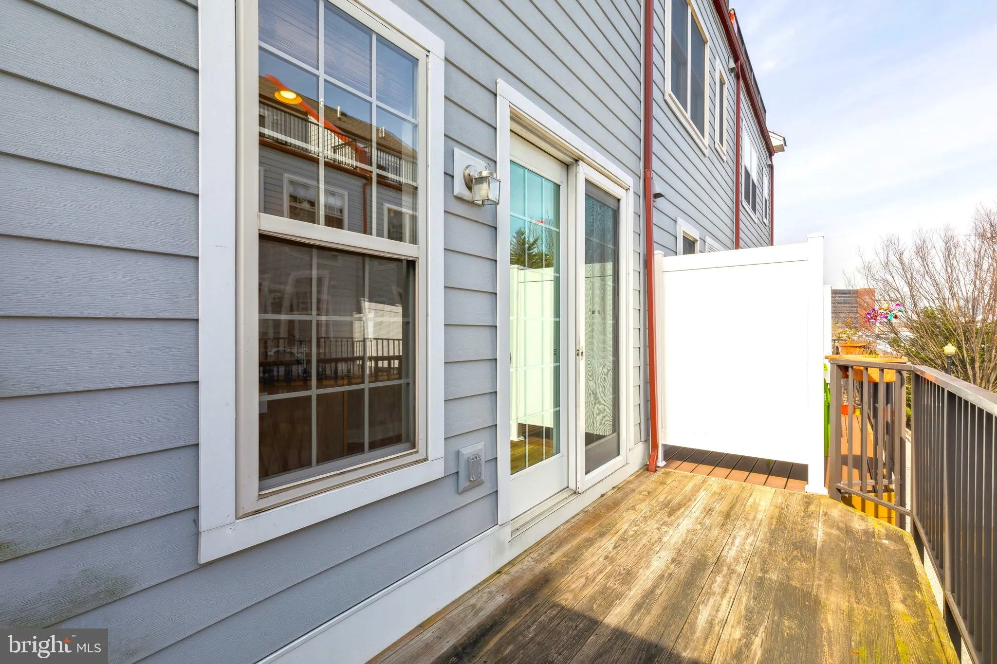 Philadelphia, Pennsylvania 19146, United States, 3 Bedrooms Bedrooms, ,3 BathroomsBathrooms,Residential,Pending,128035