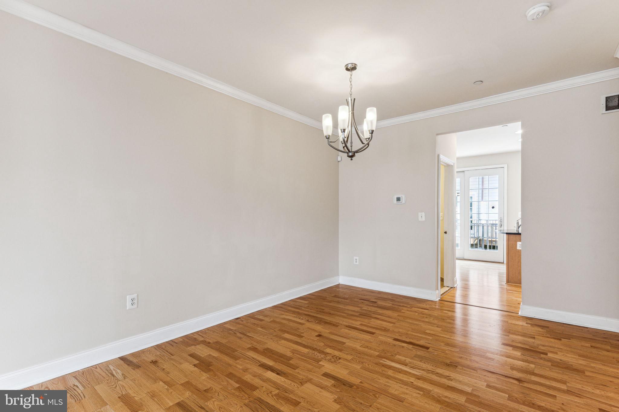 NAVAL SQUARE - Residential Lease