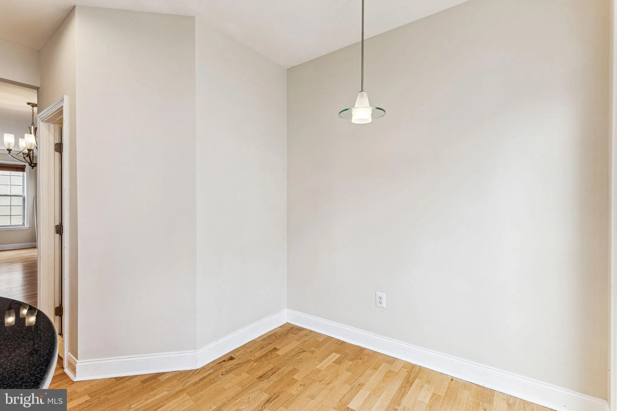 Philadelphia, Pennsylvania 19146, United States, 3 Bedrooms Bedrooms, ,3 BathroomsBathrooms,Residential,Pending,128035