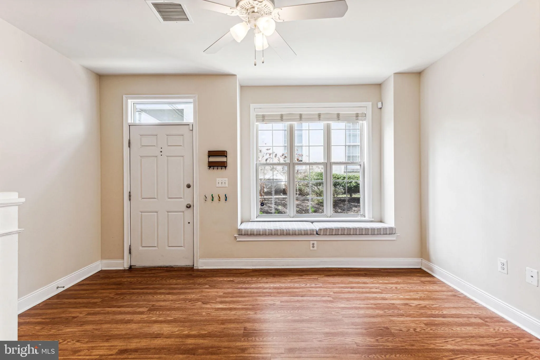 Philadelphia, Pennsylvania 19146, United States, 3 Bedrooms Bedrooms, ,3 BathroomsBathrooms,Residential,Pending,128035