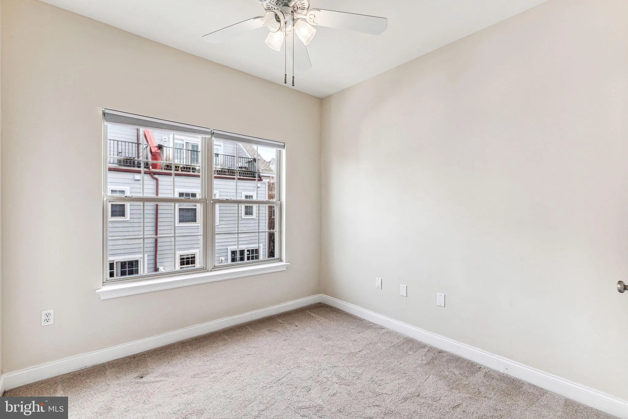 Philadelphia, Pennsylvania 19146, United States, 3 Bedrooms Bedrooms, ,3 BathroomsBathrooms,Residential,Pending,128035