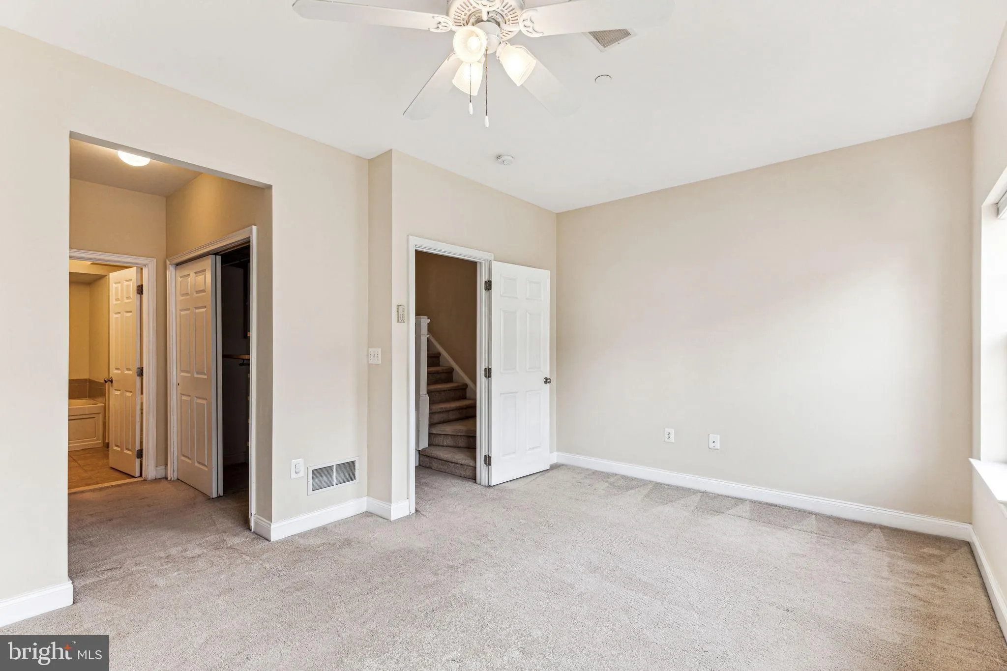 Philadelphia, Pennsylvania 19146, United States, 3 Bedrooms Bedrooms, ,3 BathroomsBathrooms,Residential,Pending,128035