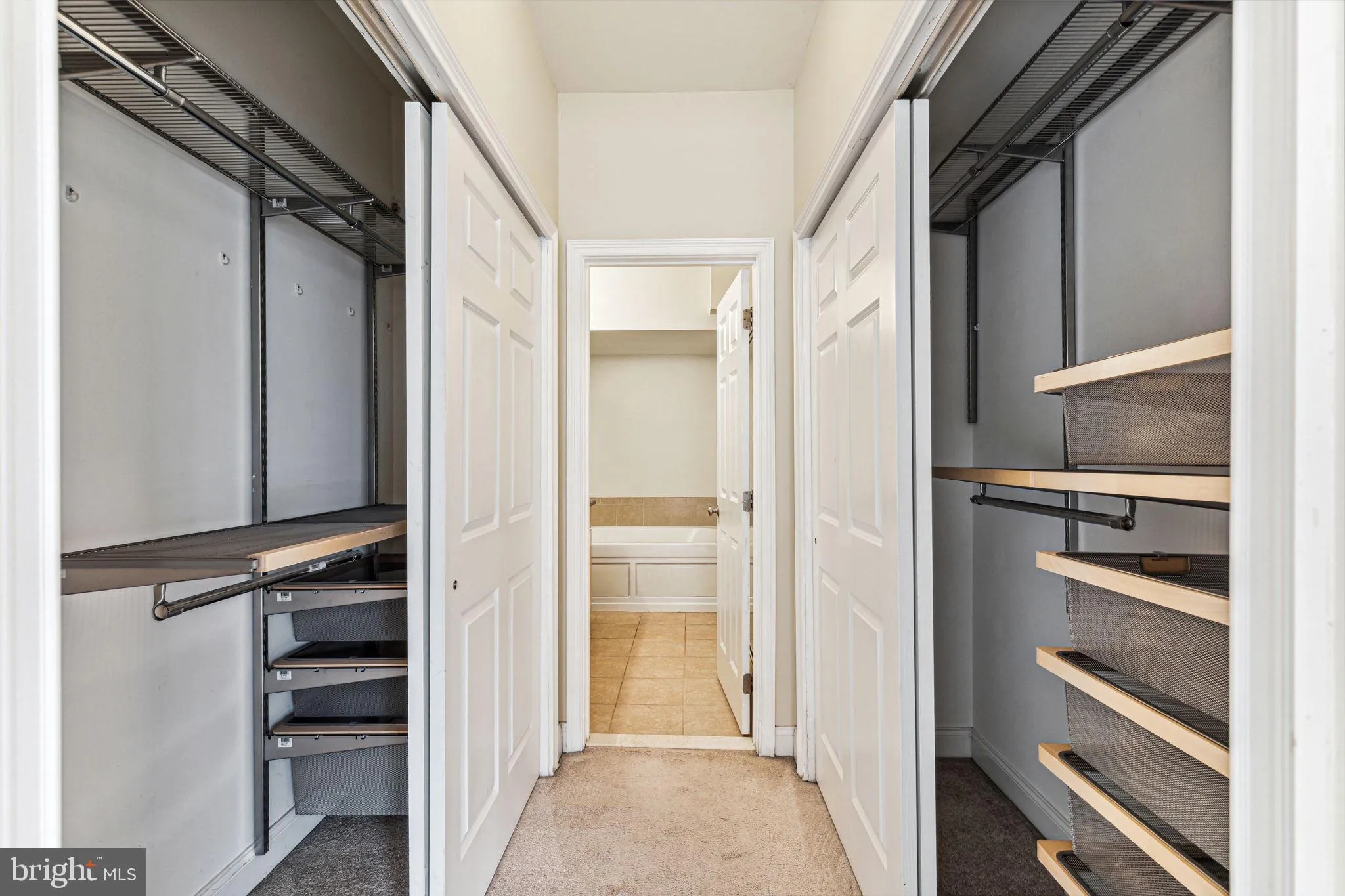 Philadelphia, Pennsylvania 19146, United States, 3 Bedrooms Bedrooms, ,3 BathroomsBathrooms,Residential,Pending,128035