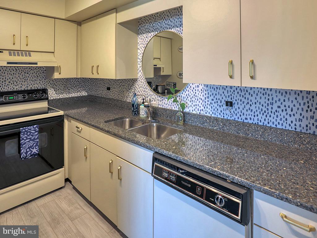 EAGLES LANDING III - Residential