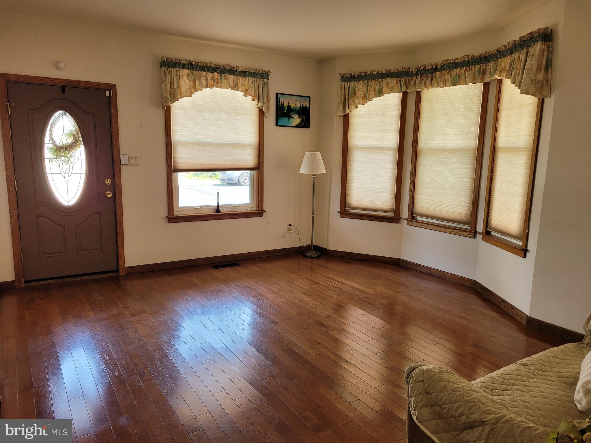 YORKVILLE - Residential