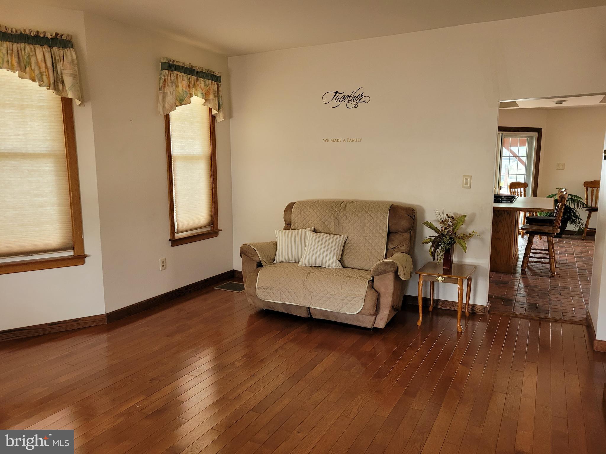 YORKVILLE - Residential