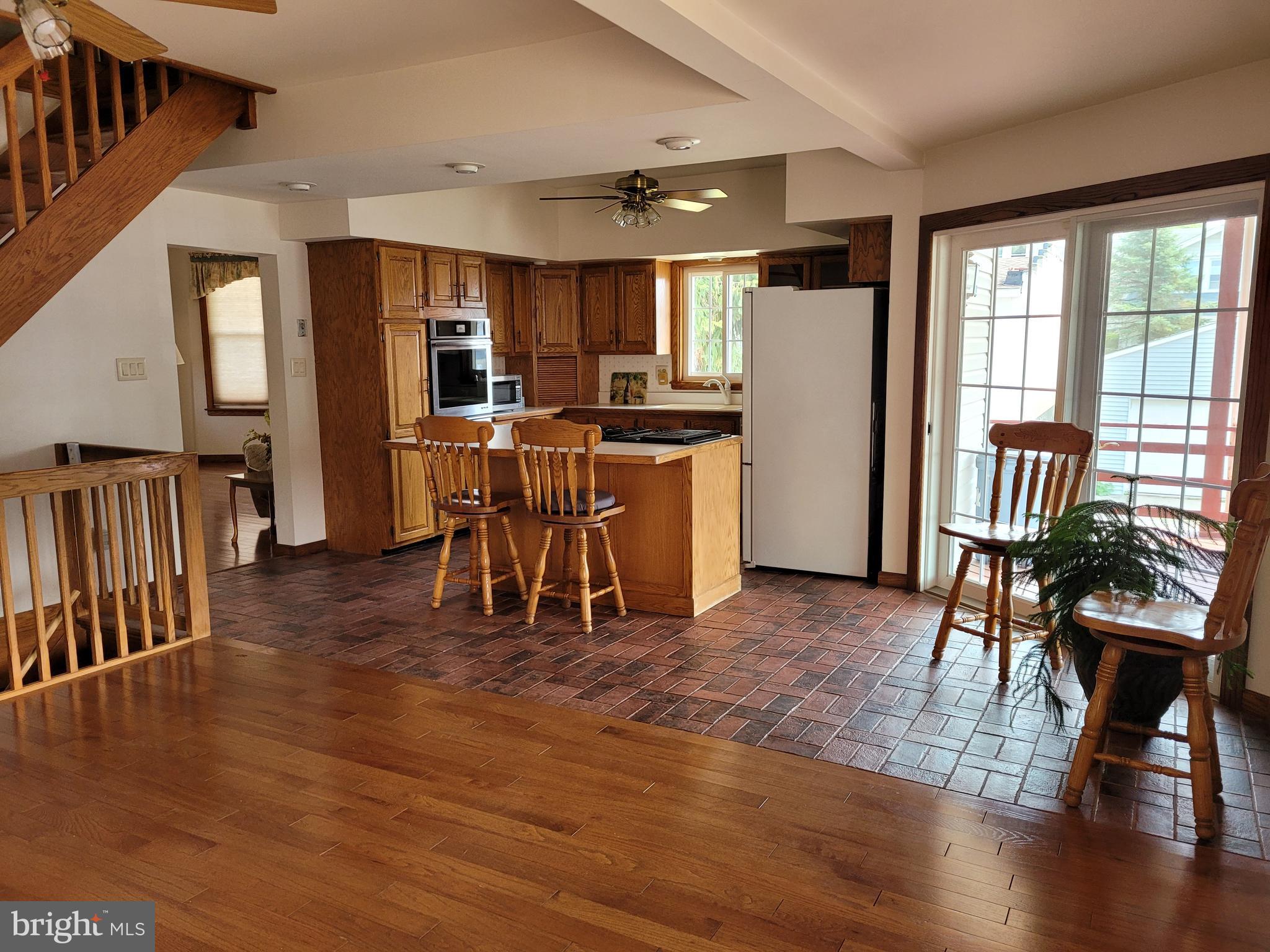 YORKVILLE - Residential