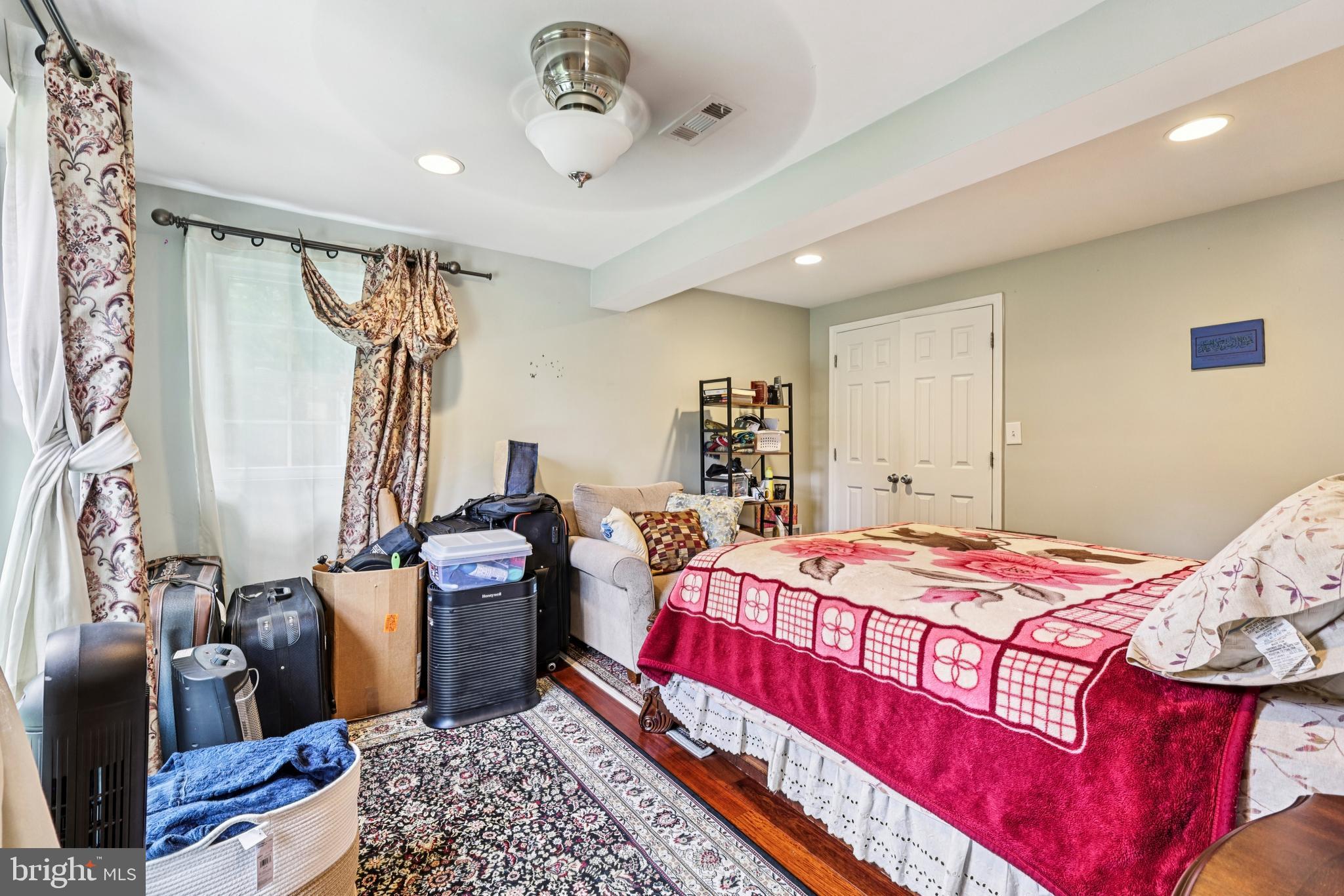 PAINT BRANCH ESTATES - Residential