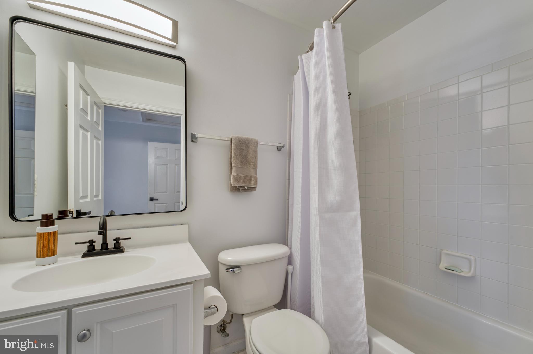 MADISON LANE - Residential