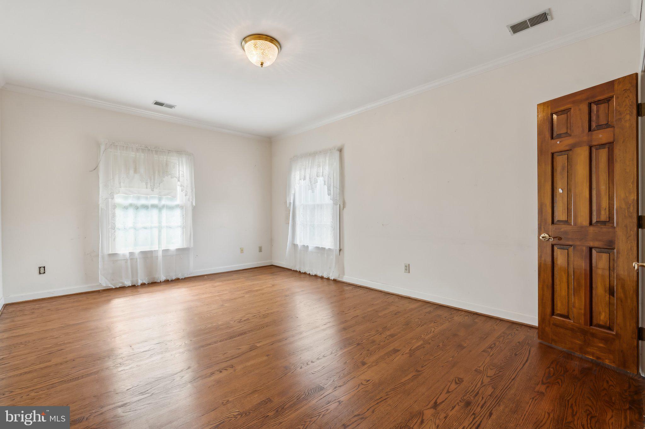 RIVER OAKS FARM - Residential