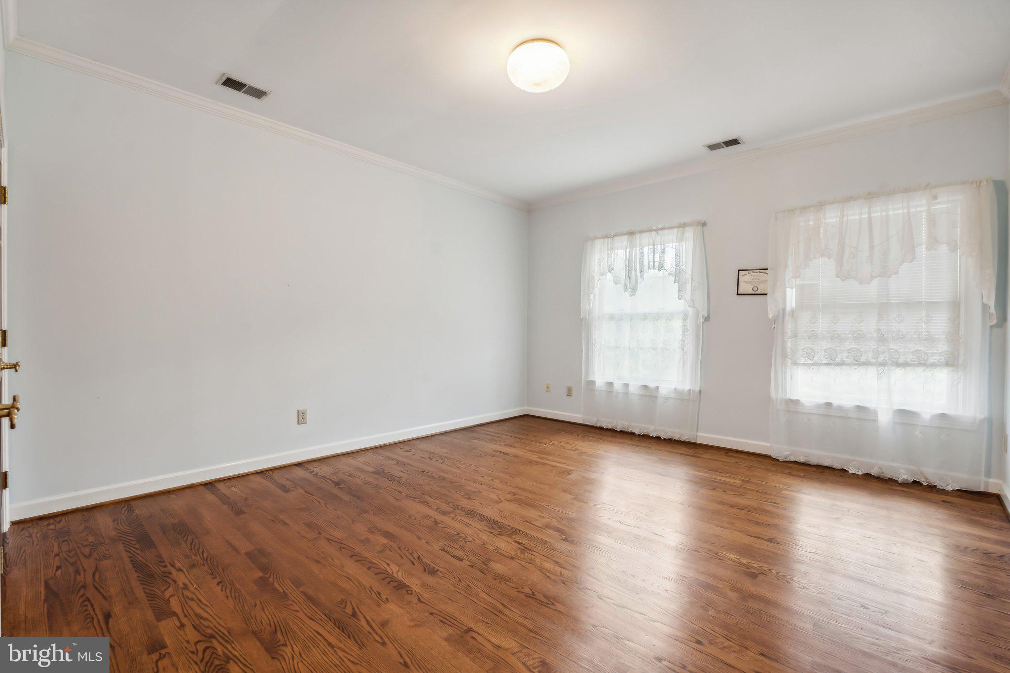 RIVER OAKS FARM - Residential