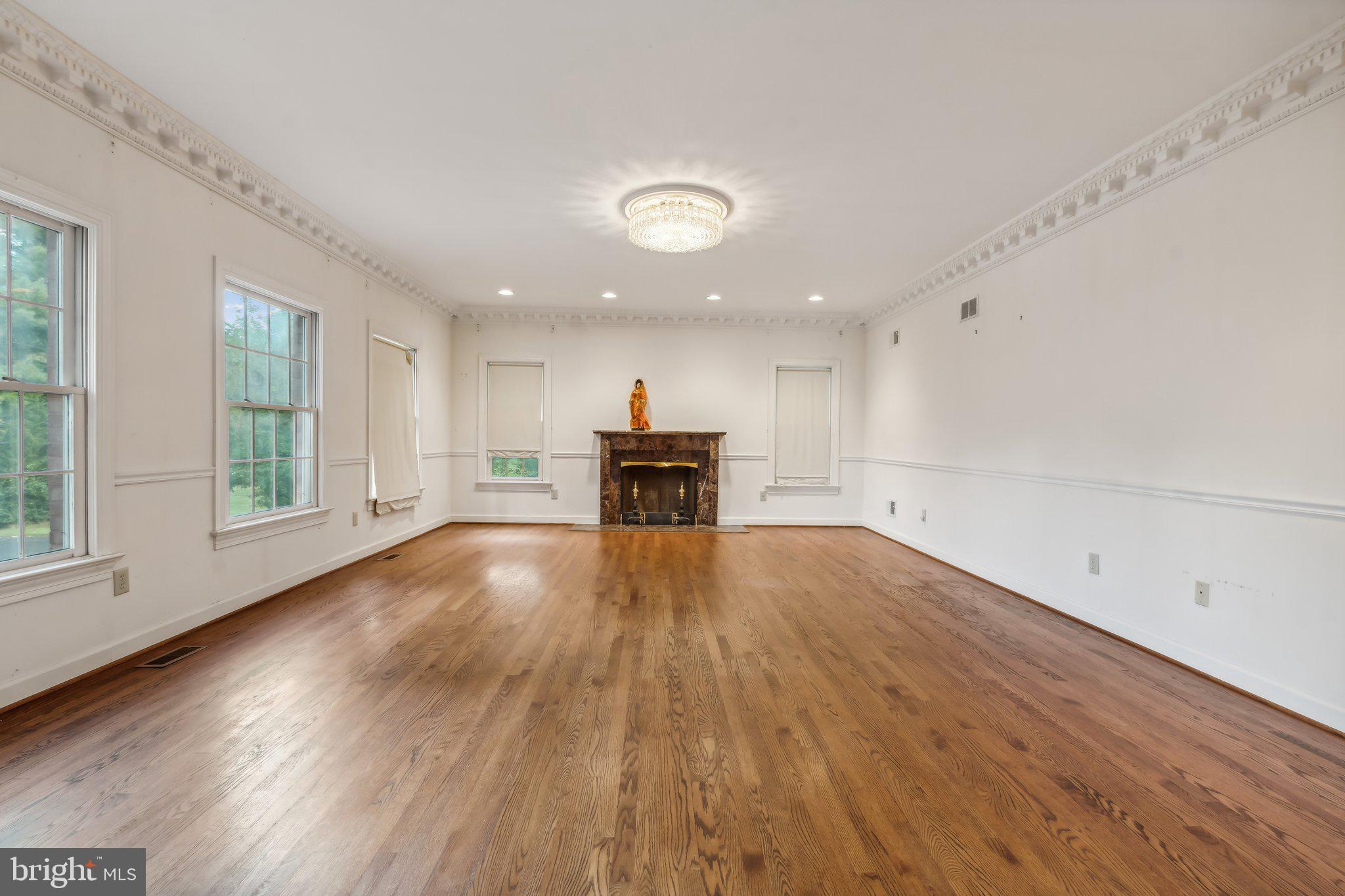 RIVER OAKS FARM - Residential