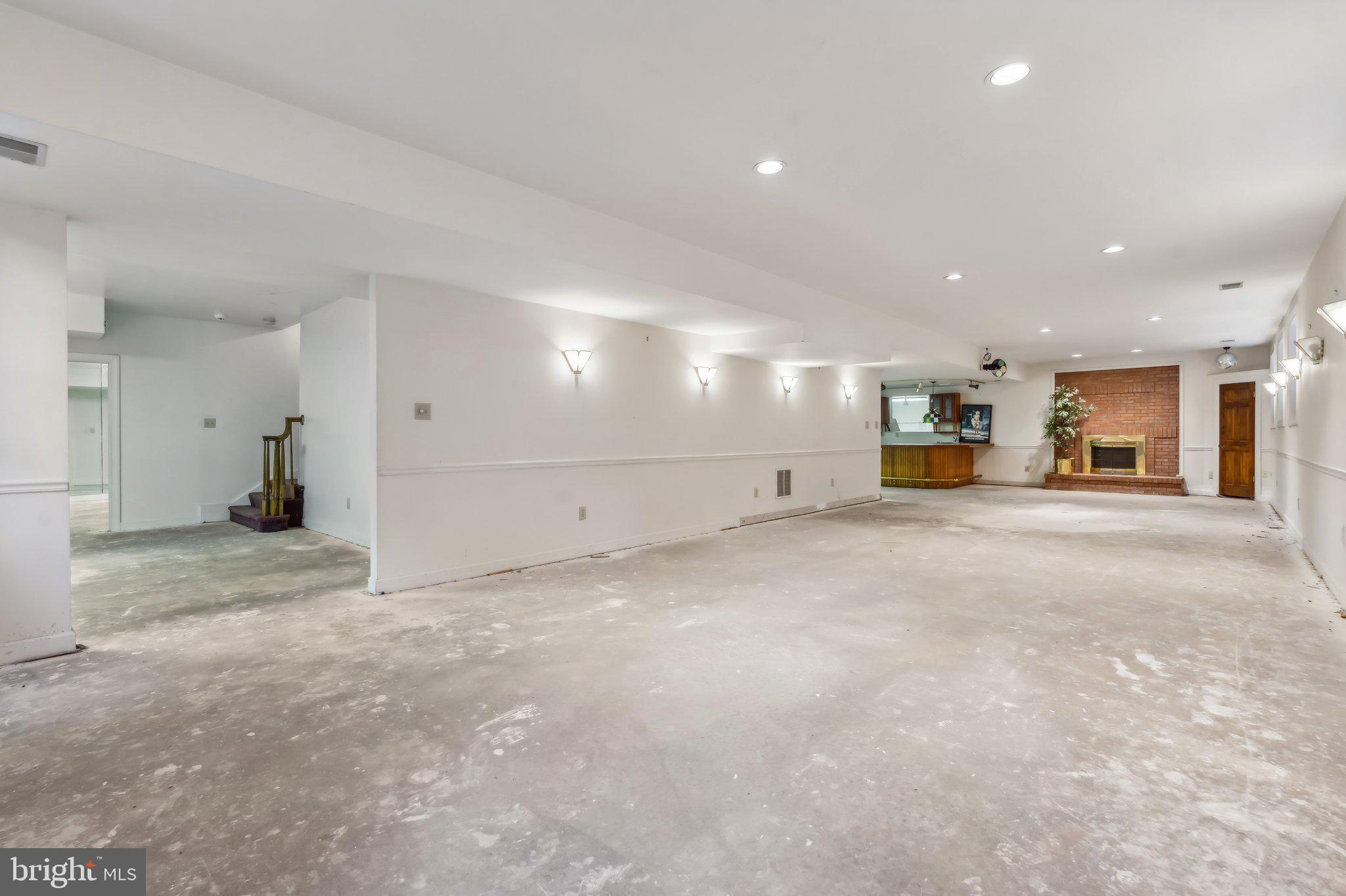 RIVER OAKS FARM - Residential