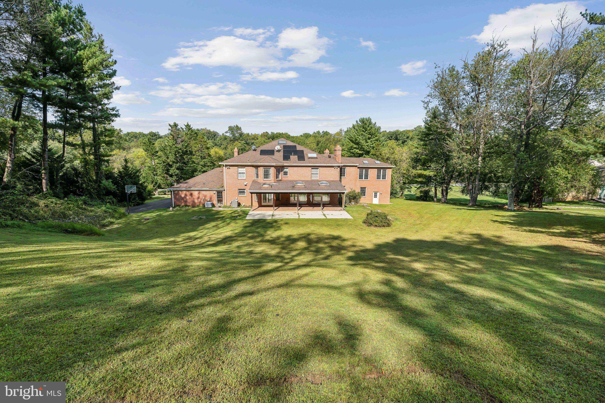 RIVER OAKS FARM - Residential