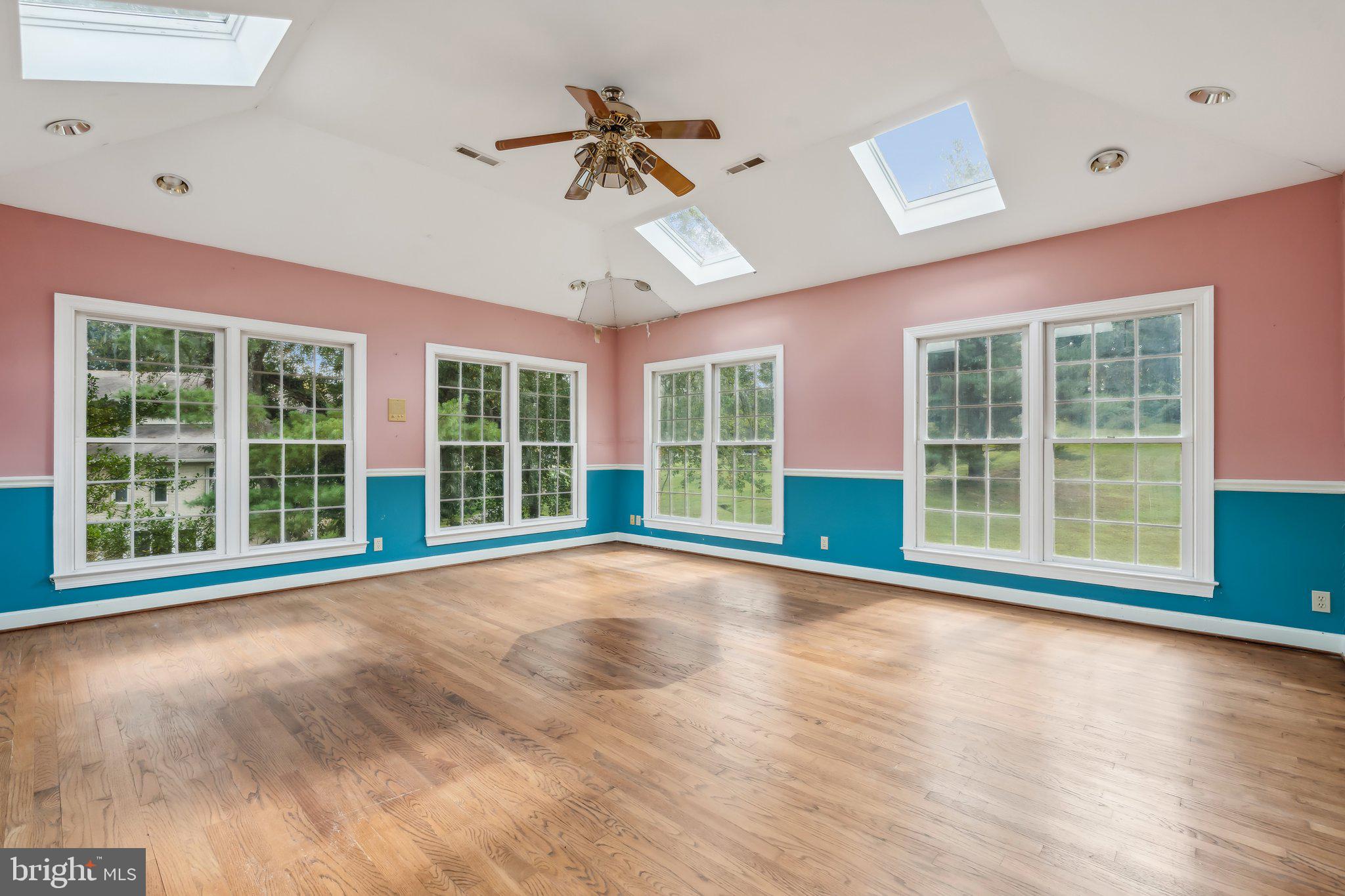 RIVER OAKS FARM - Residential