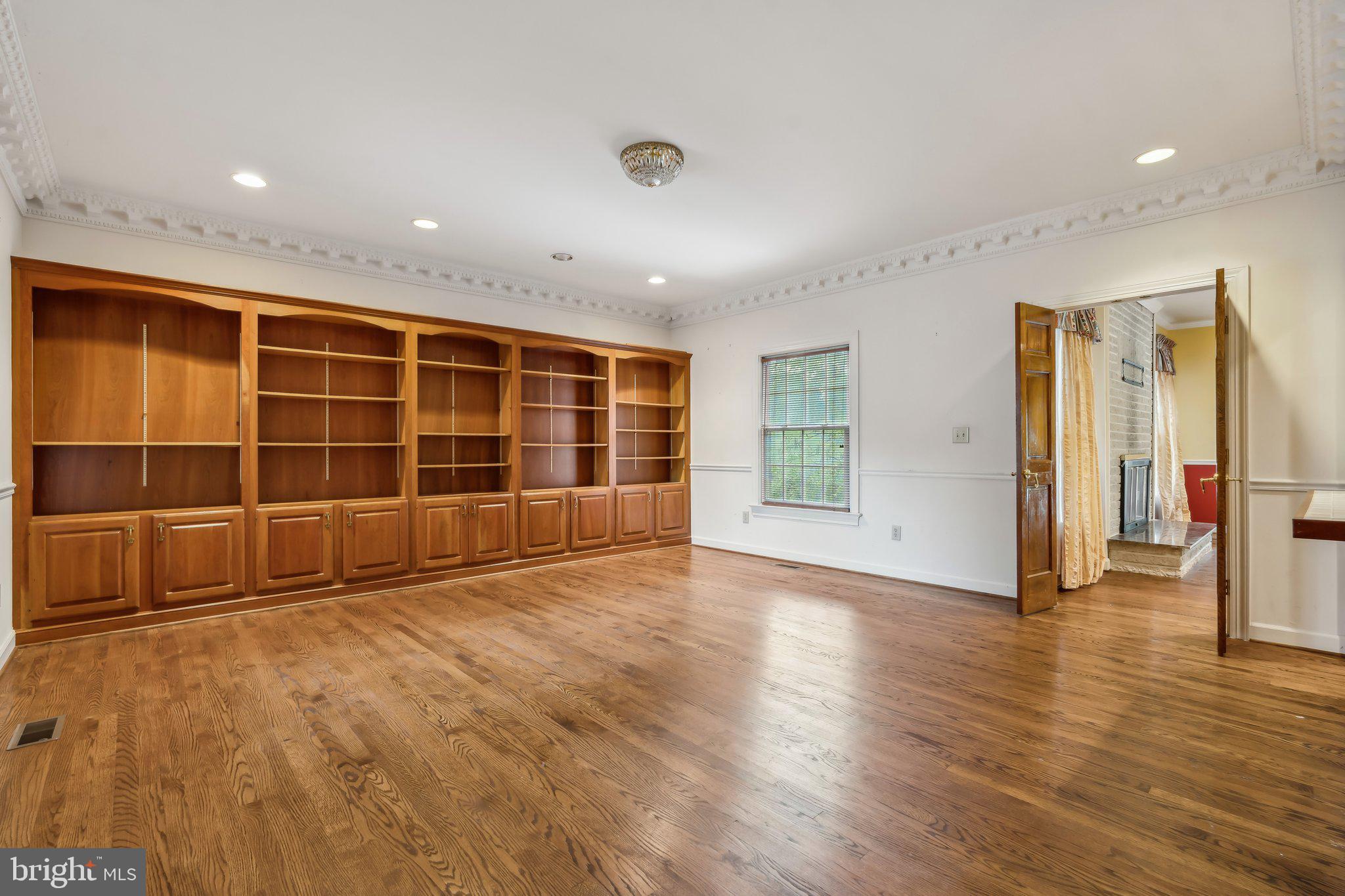 RIVER OAKS FARM - Residential