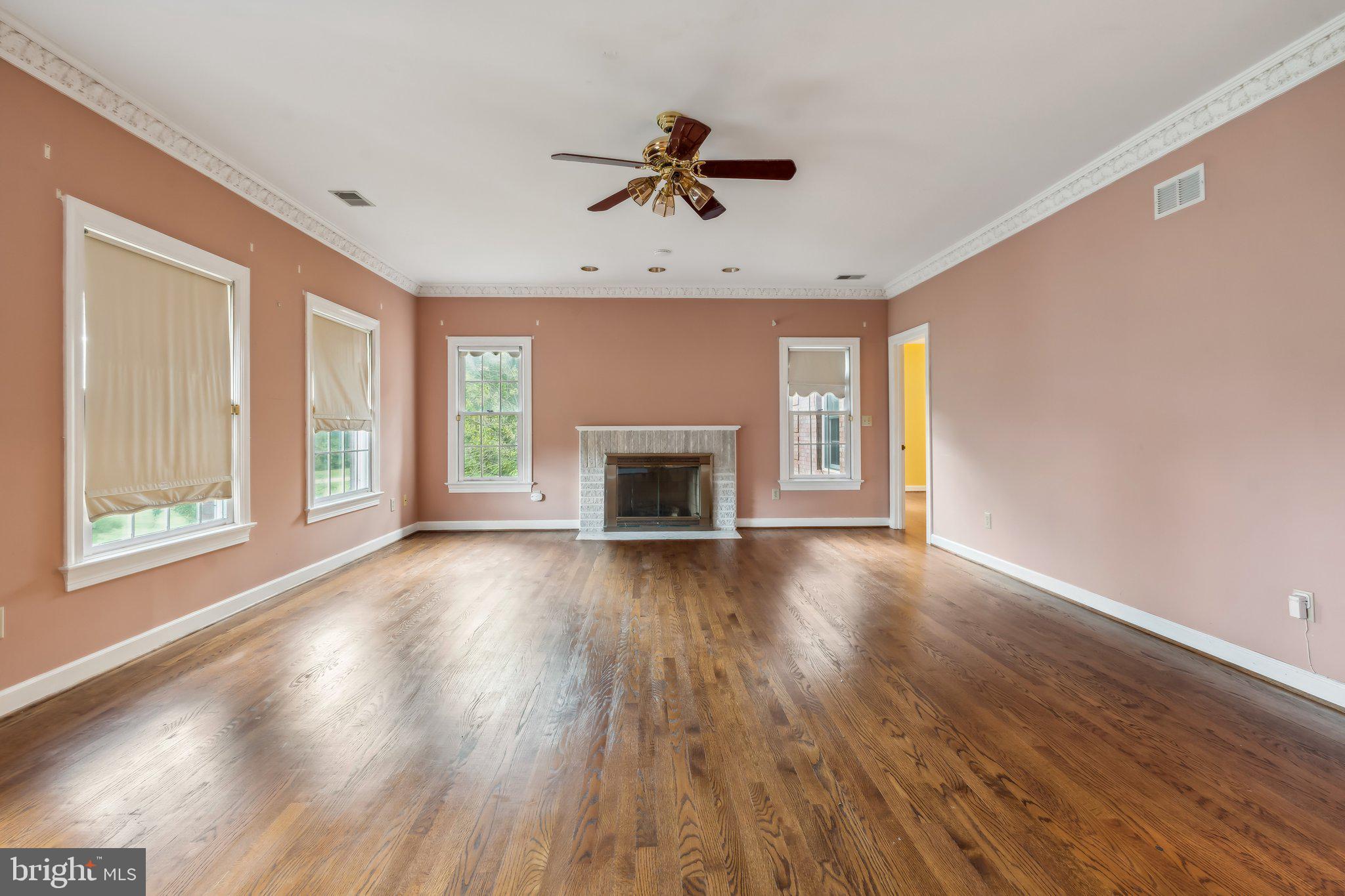 RIVER OAKS FARM - Residential