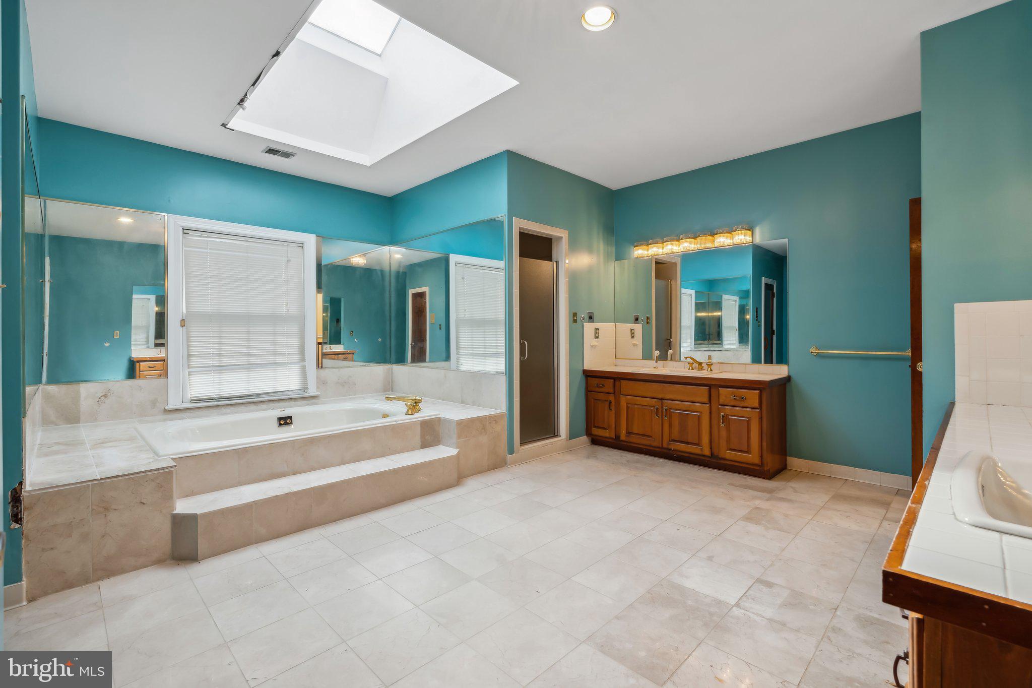 RIVER OAKS FARM - Residential