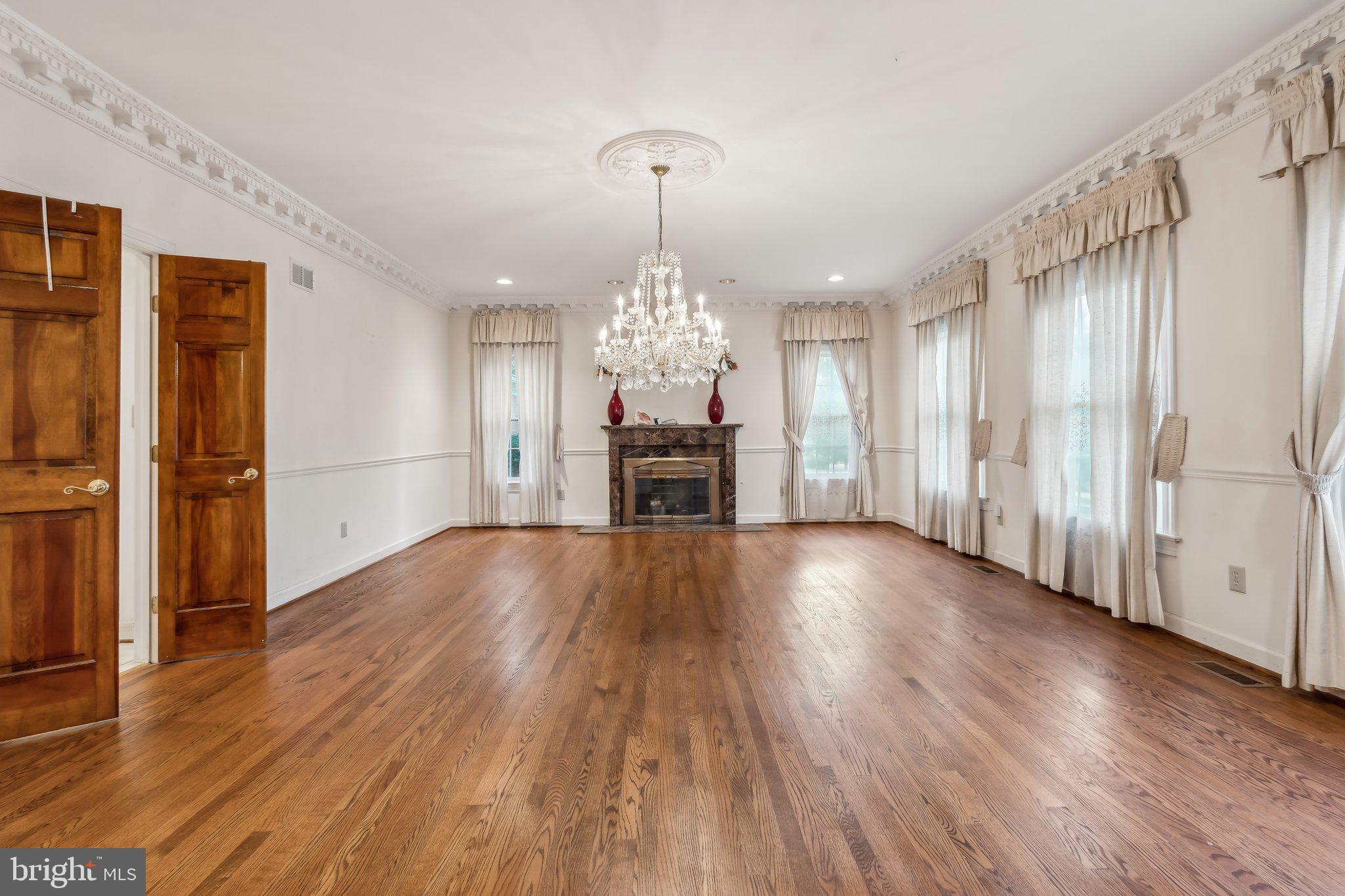 RIVER OAKS FARM - Residential