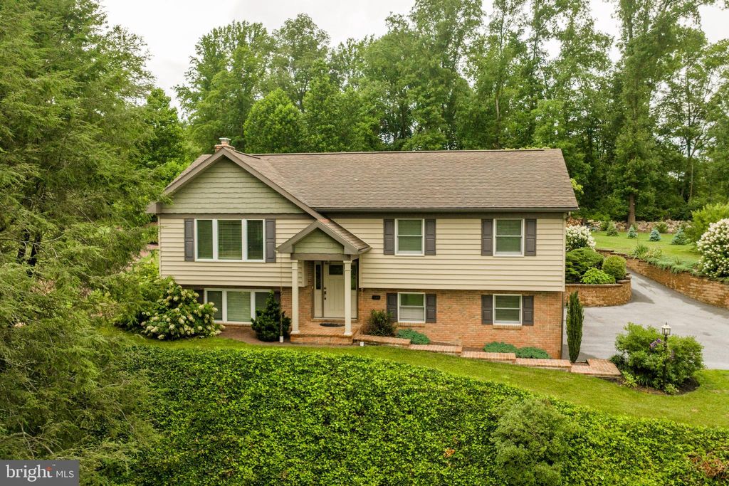 Photo of 160 KLINE RD, DENVER, PA 17517 (MLS # PALA2037462)