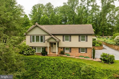 Photo of 160 KLINE RD, DENVER, PA 17517 (MLS # PALA2037462)