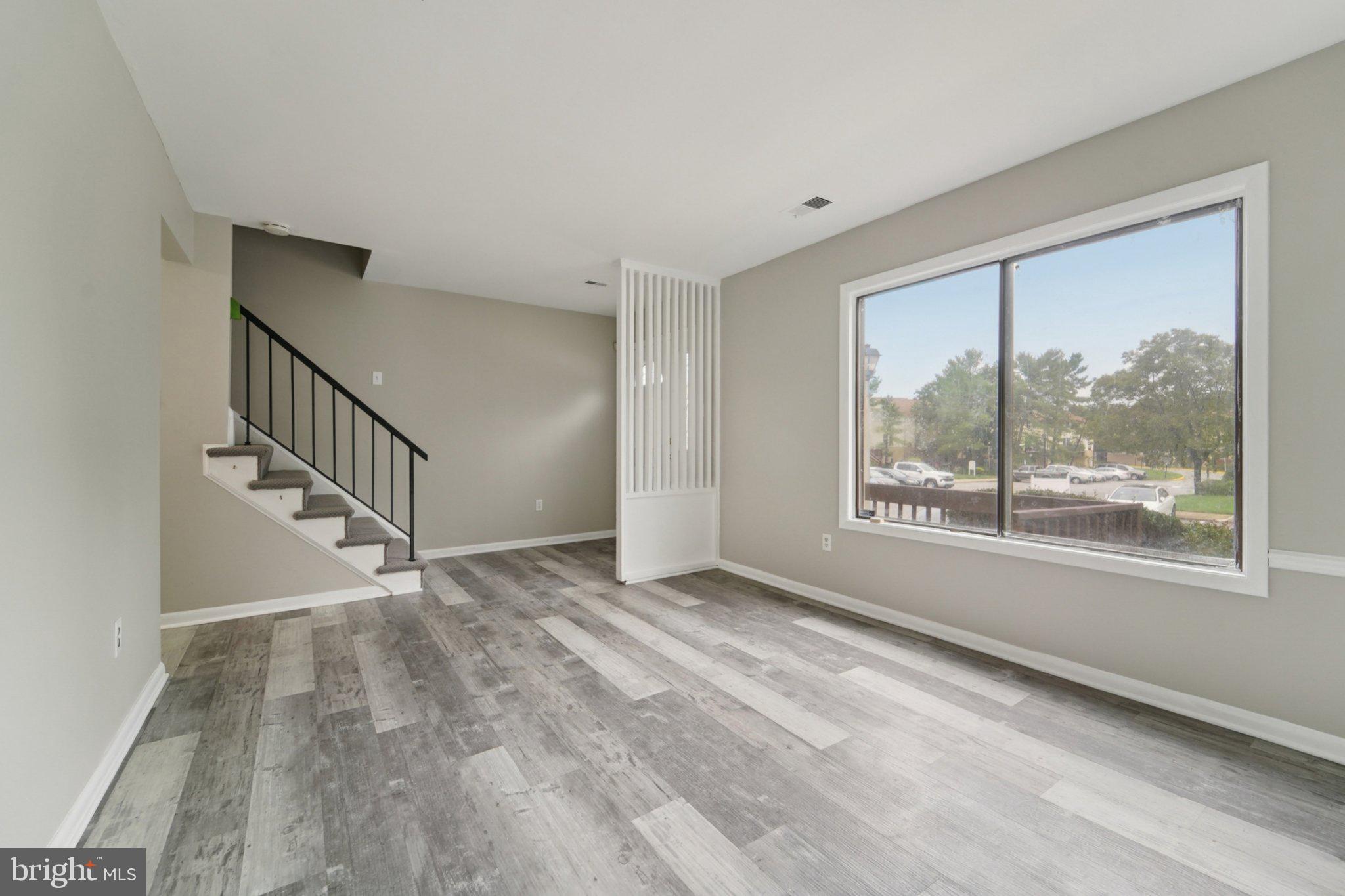 APPLEWALK CONDO - Residential