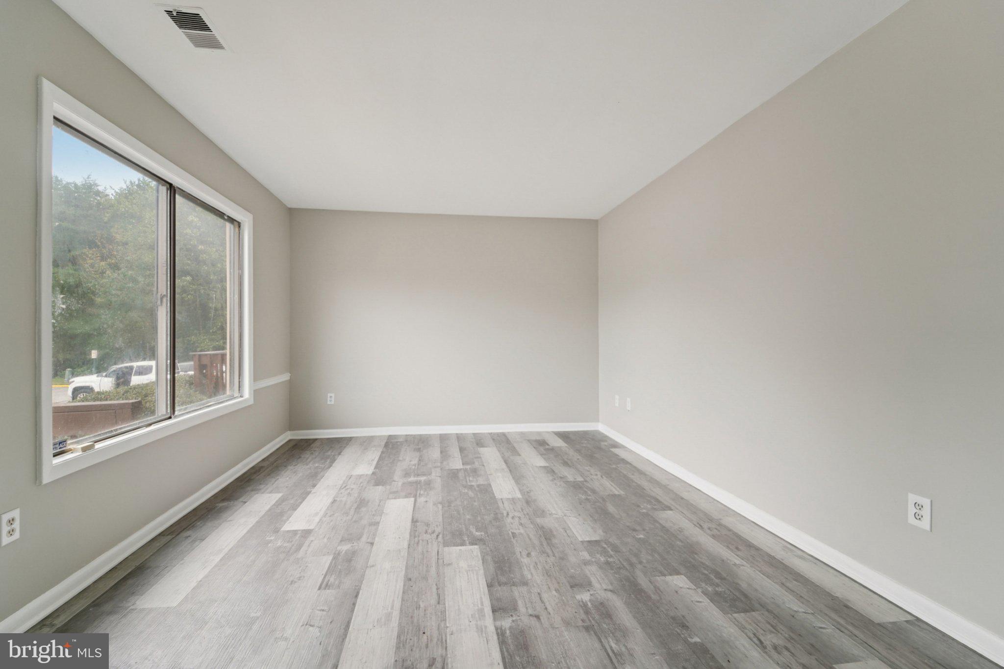 APPLEWALK CONDO - Residential