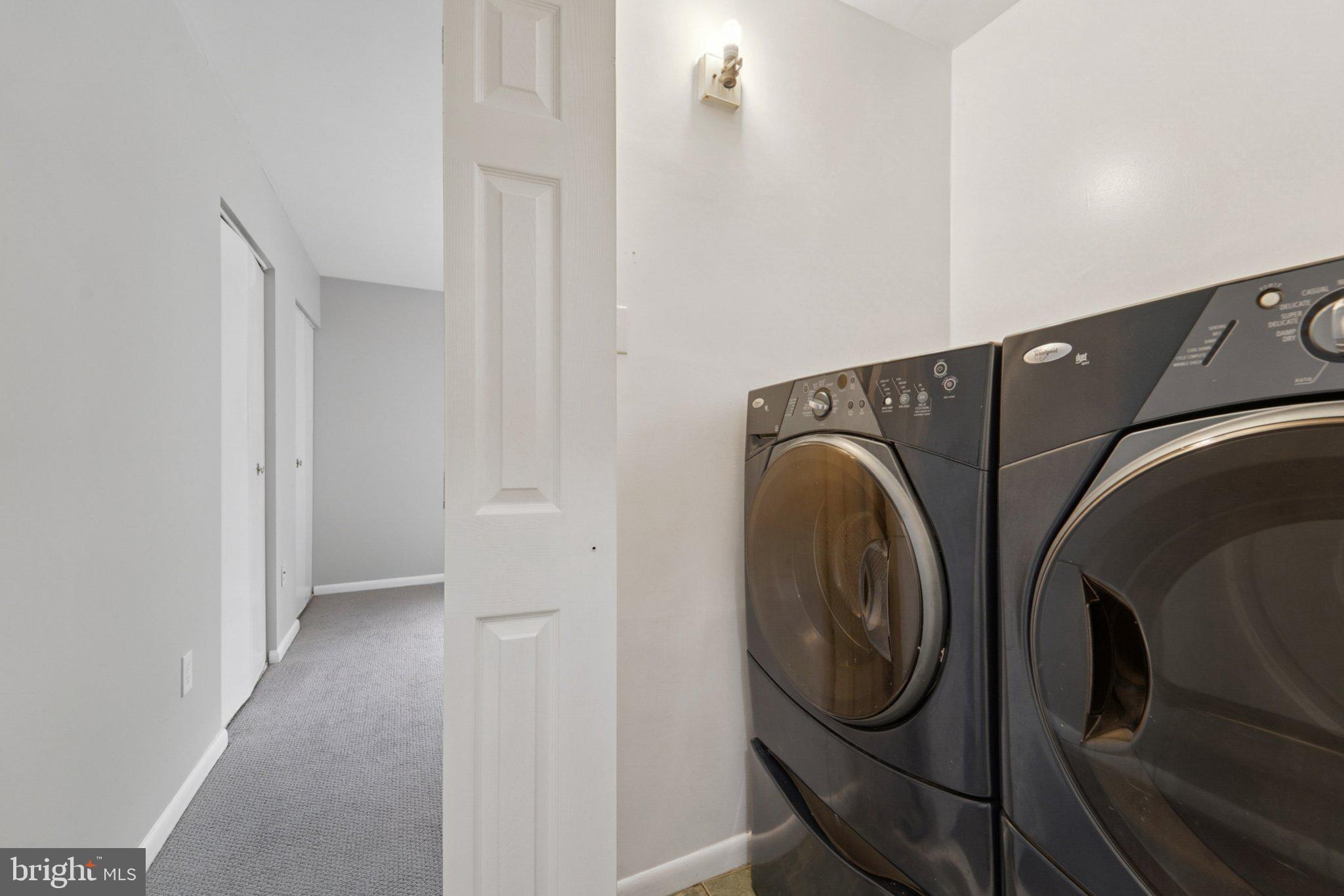 APPLEWALK CONDO - Residential