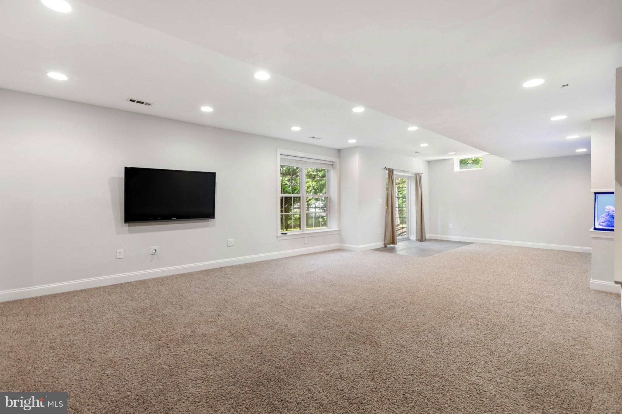 CHERRY CREEK - Residential