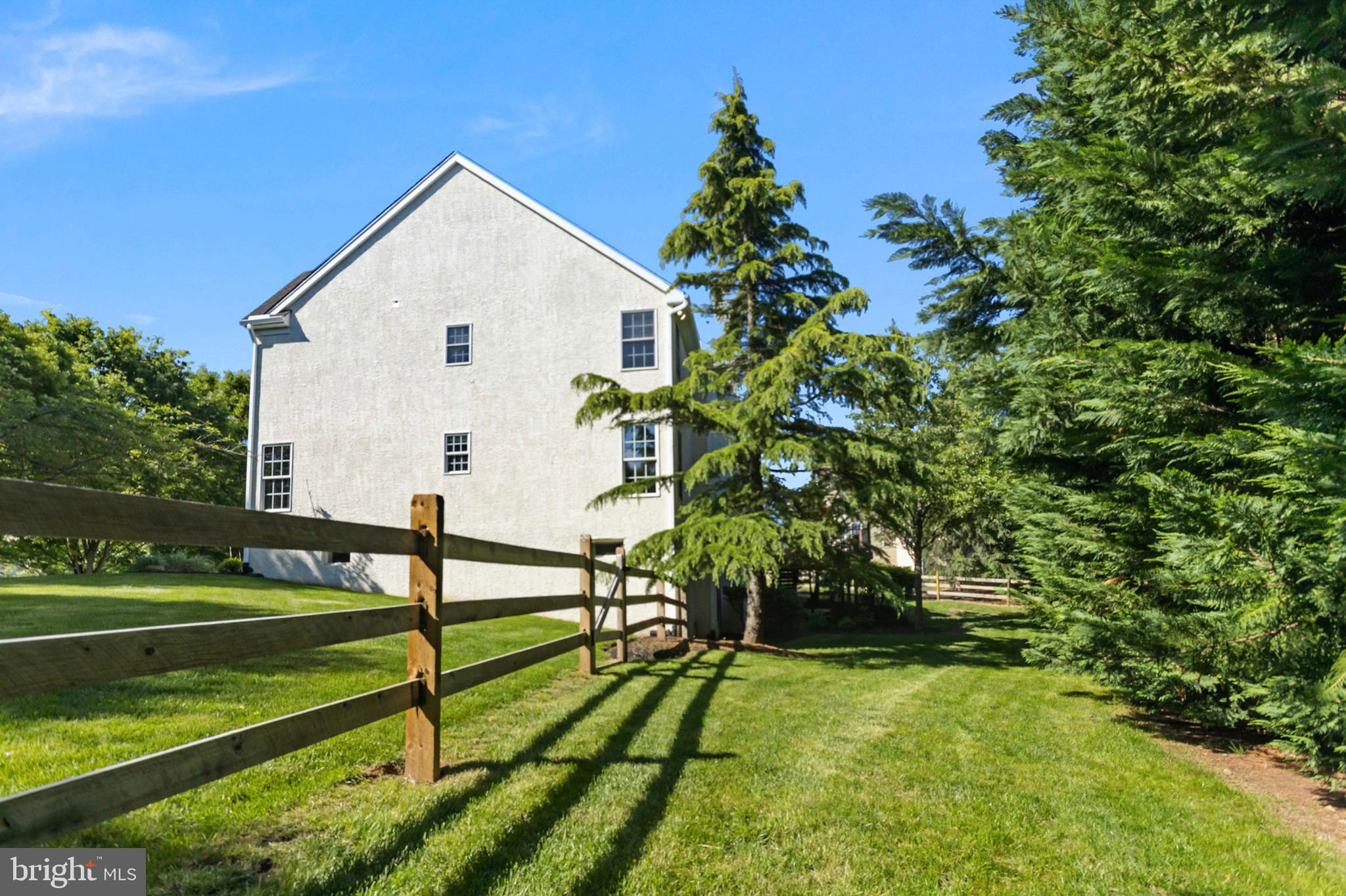 11 WOODS EDGE ROAD