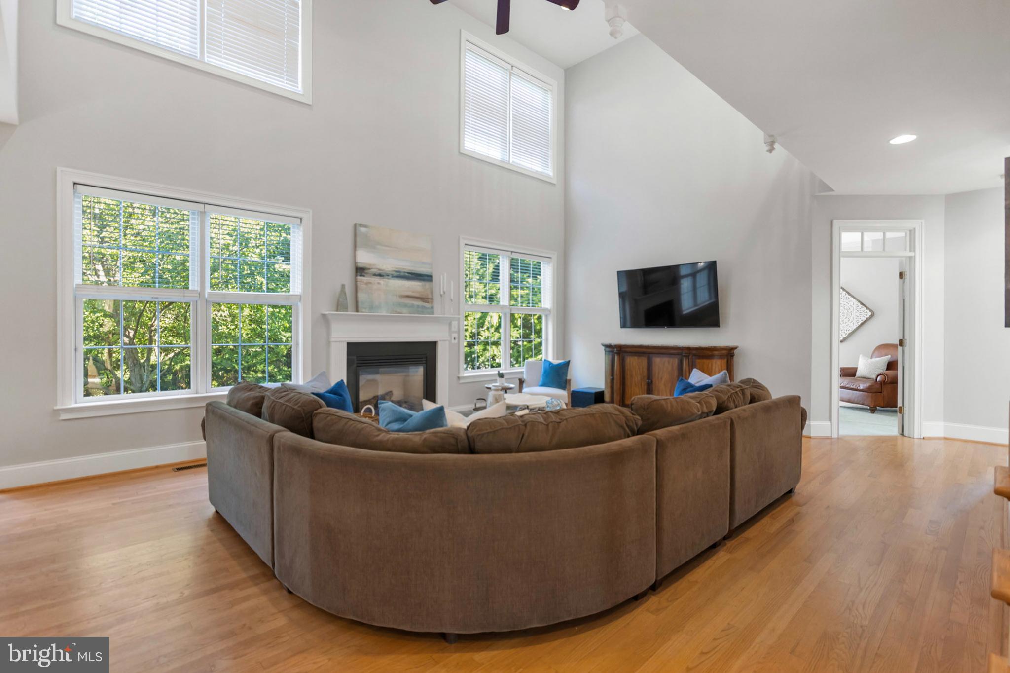 CHERRY CREEK - Residential