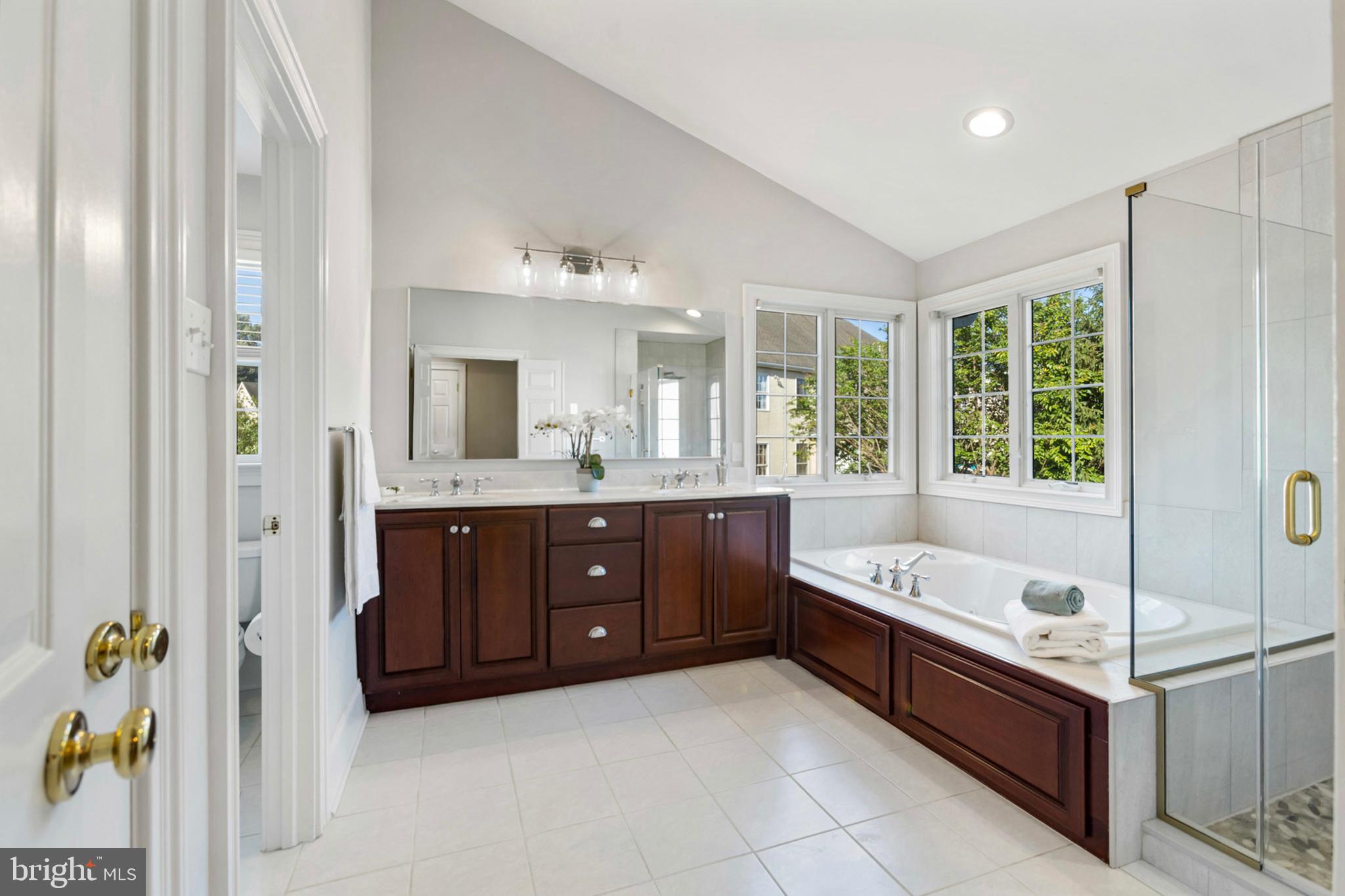 CHERRY CREEK - Residential