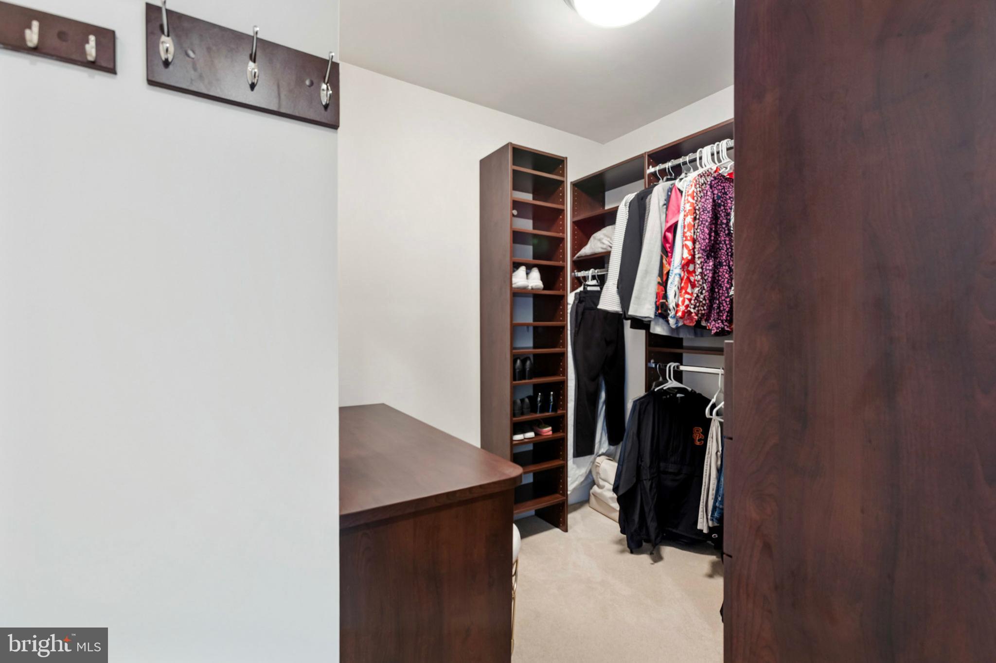 CHERRY CREEK - Residential