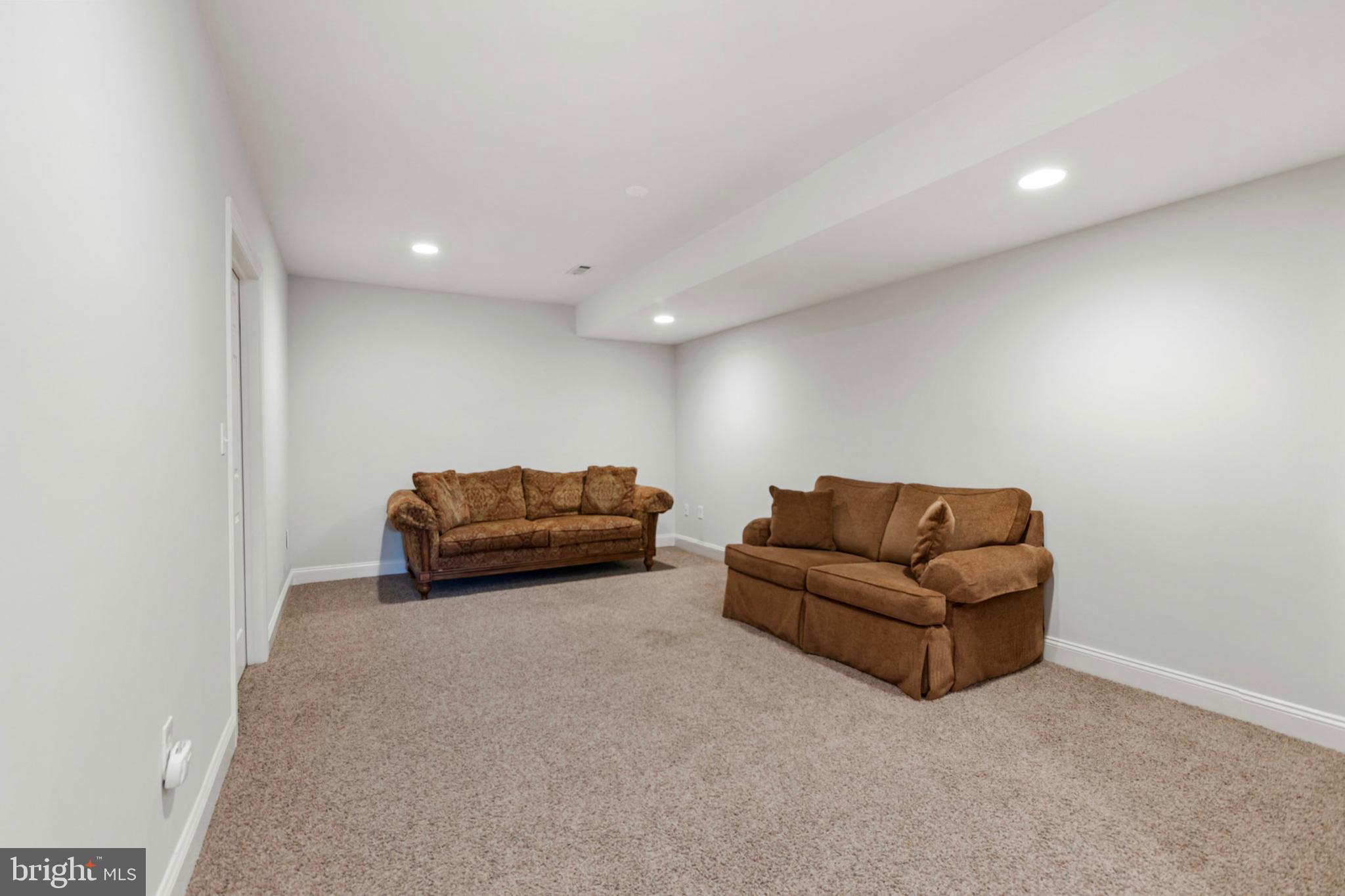 CHERRY CREEK - Residential