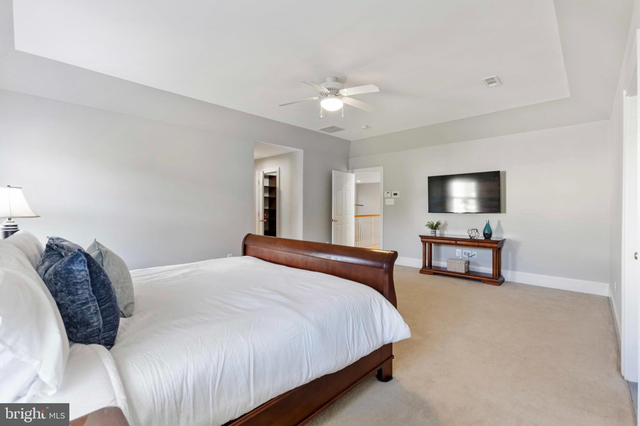 CHERRY CREEK - Residential