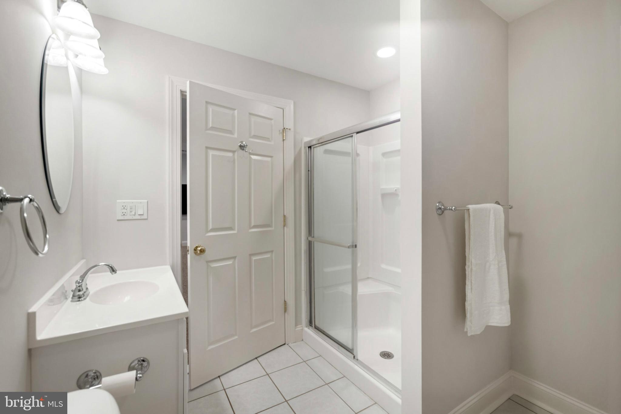 CHERRY CREEK - Residential